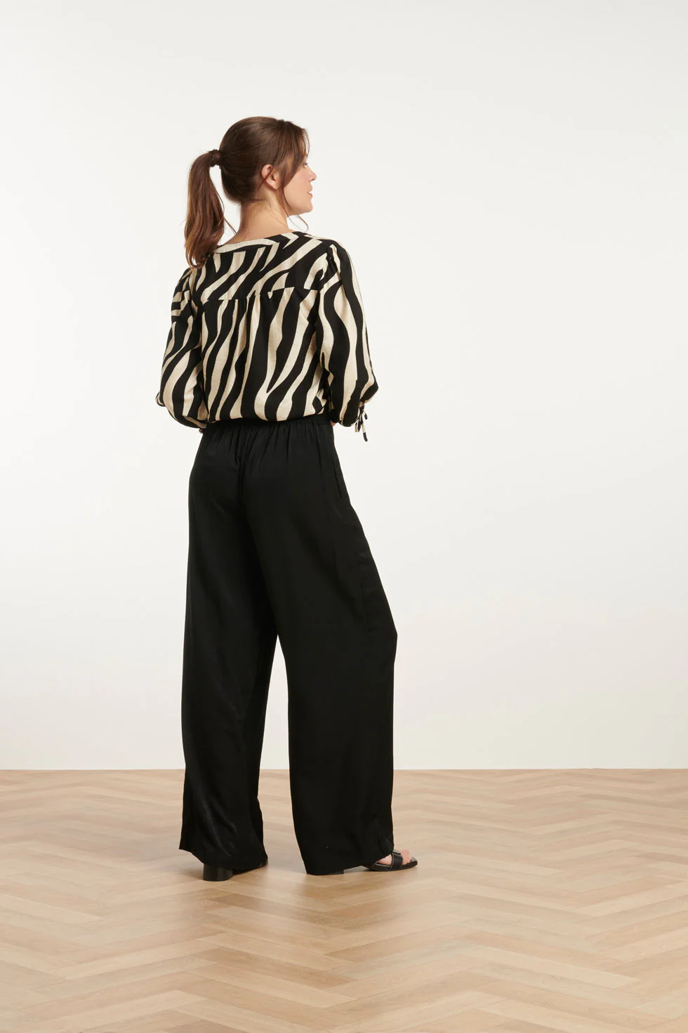 25076 E Zebra Print Top | Off White - Black - Image 5