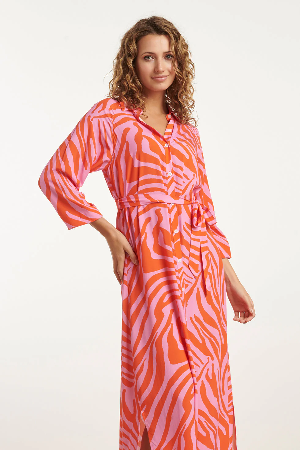 25086 Summer Maxi Shirt Jurk Met Dierenprint | Pink - Orange - Image 4