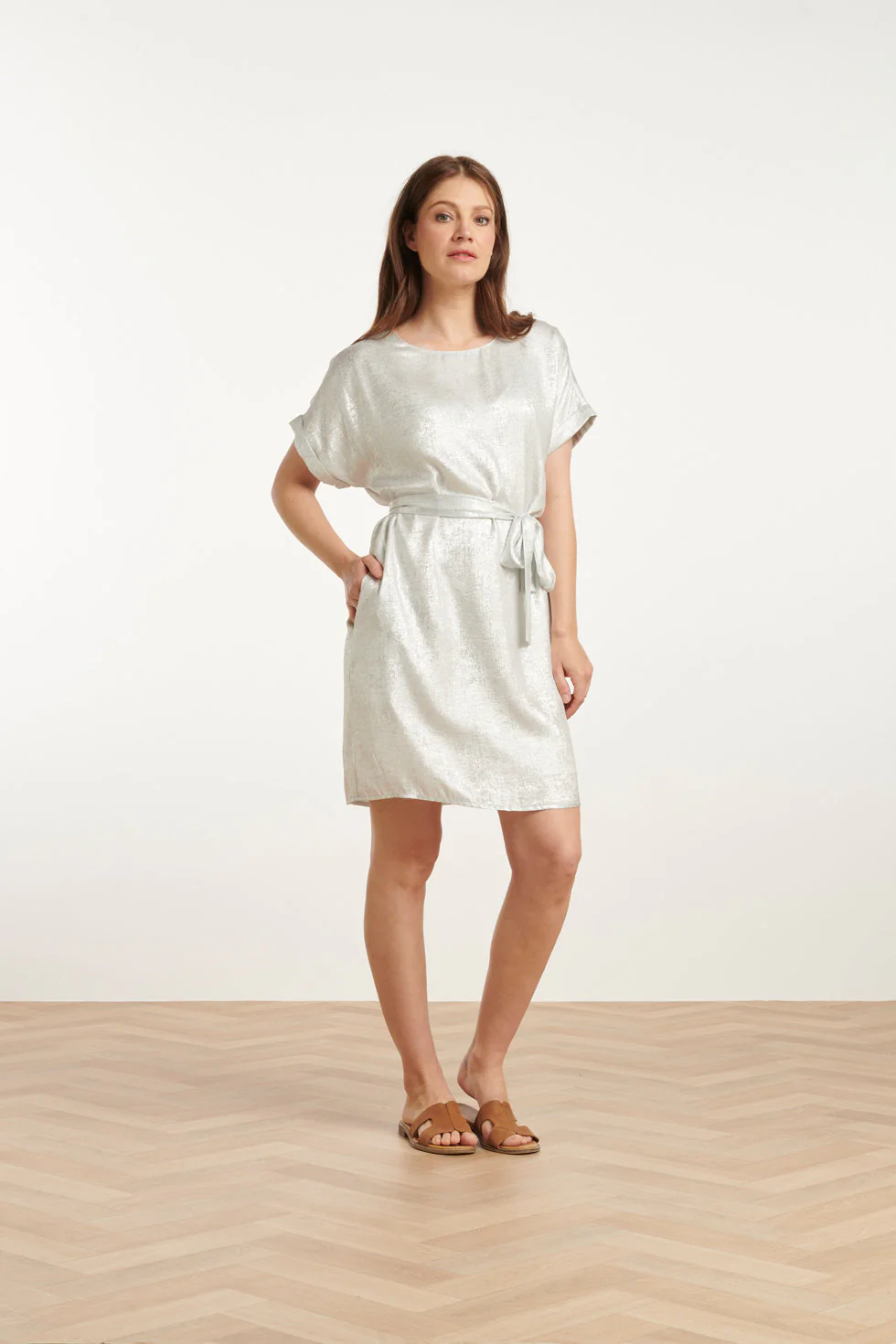 25111 Metallic Zomerjurk | Silver - Image 4