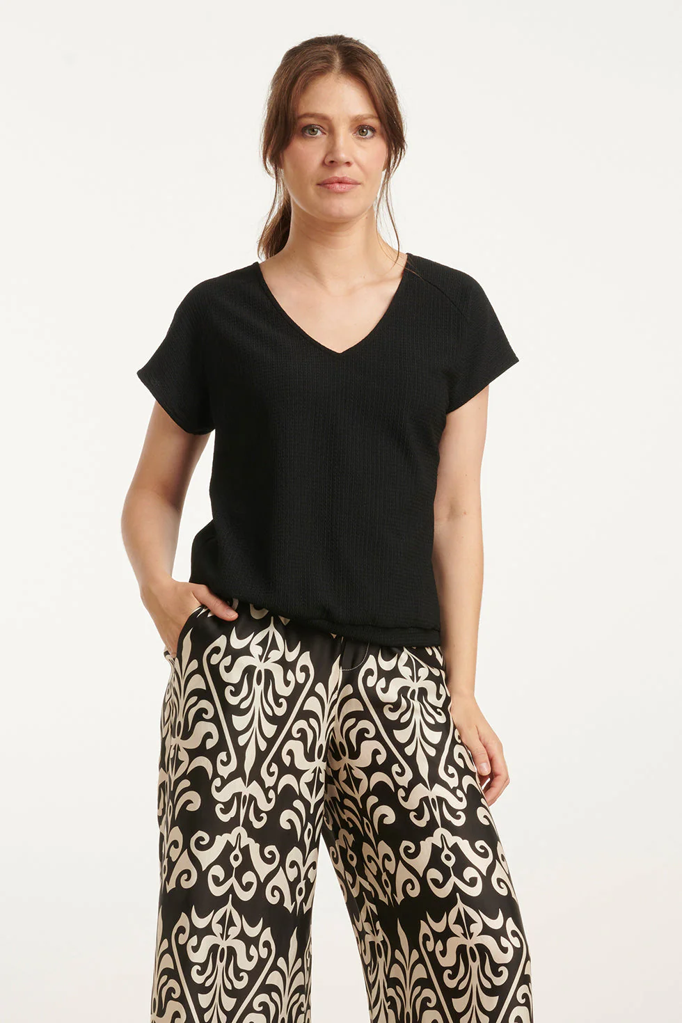 25120  Stretchy Crinkle Top Met V-Hals | Black