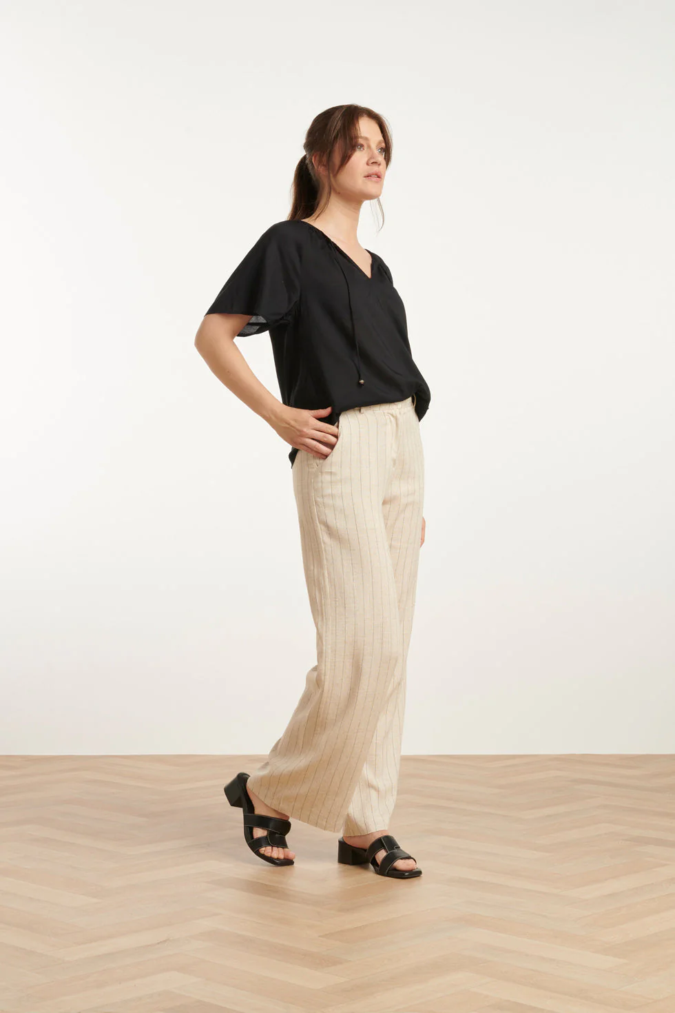 25127  Pinstriped Linnen Trousers | Sand - Black - Image 4