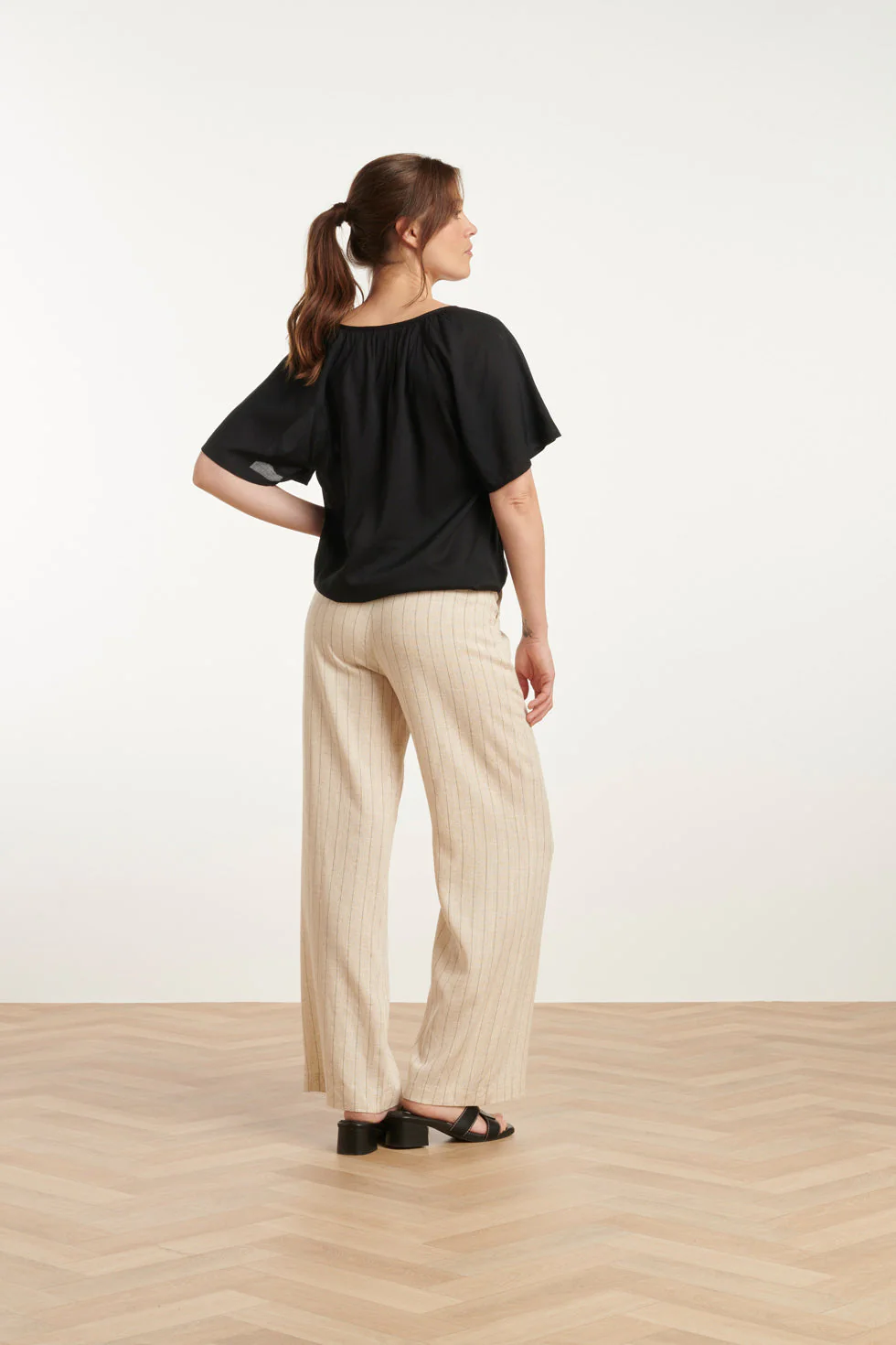 25127  Pinstriped Linnen Trousers | Sand - Black - Image 5