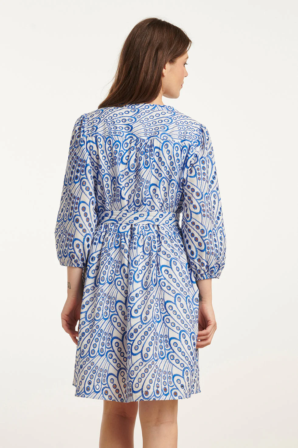 25135 Cobalt Brie Anglaise Jurk | Cobalt - White - Image 6