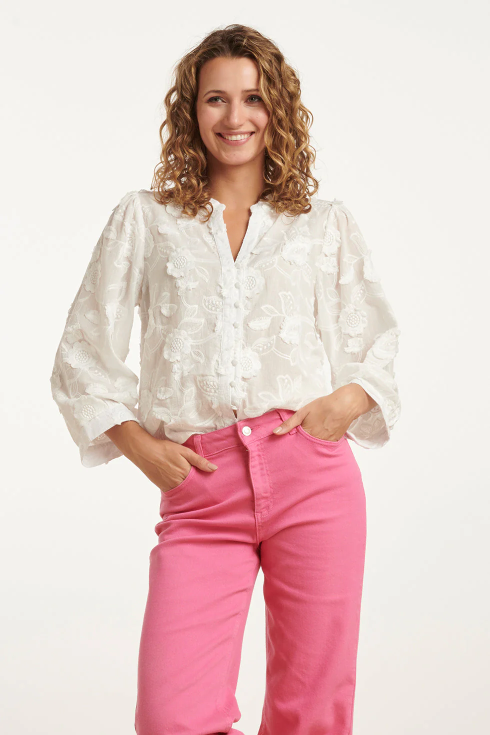 25138 Te 3d Bloemenblouse | White
