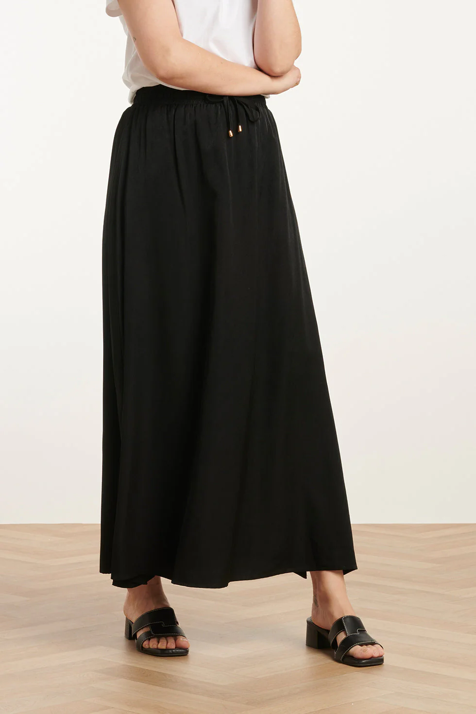 25143 E Rayon Satin Maxi Rok | Black - Image 3