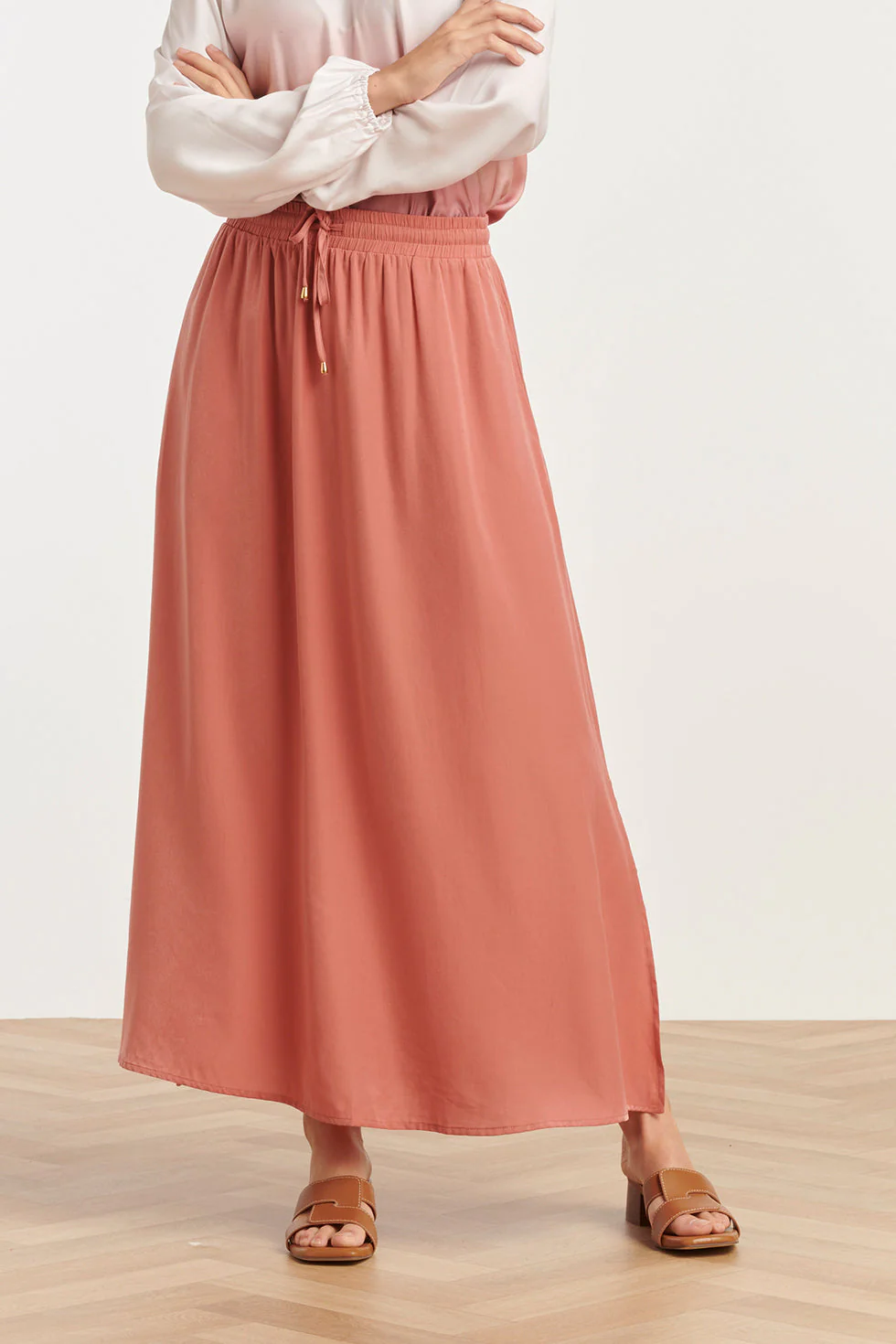 25143  Rayon Satin Maxi Rok | Old Pink - Image 3