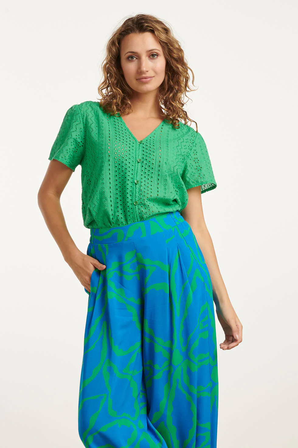 25147 Fel Brie Anglaise Blouse | Green