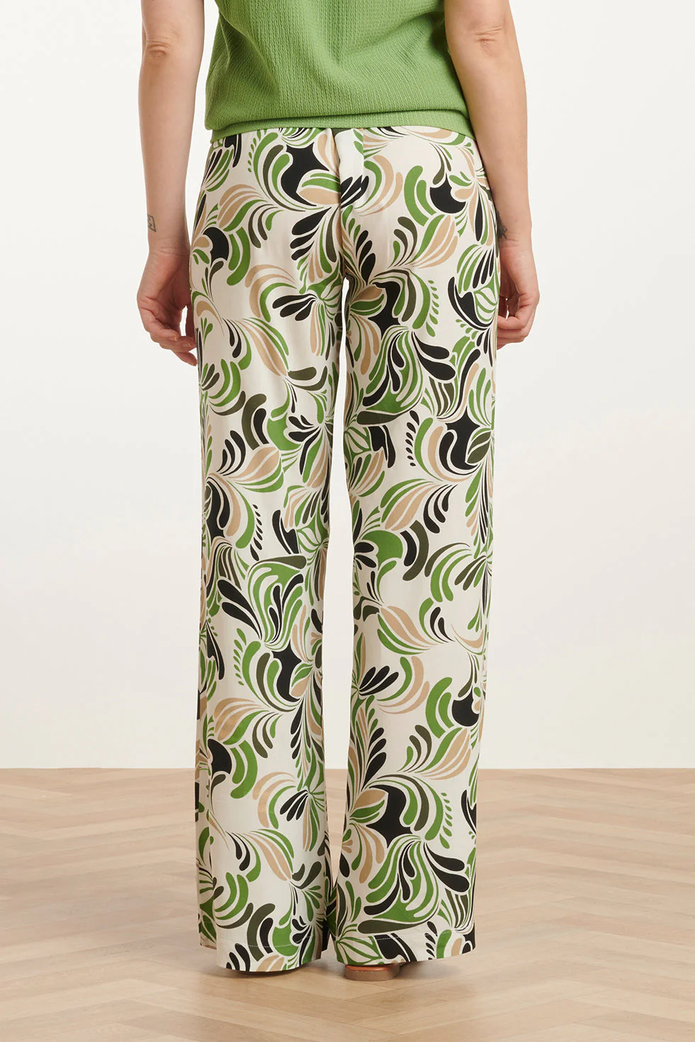 25153 Te Grafische Geprinte Broek | Sand - Light Green - Image 6