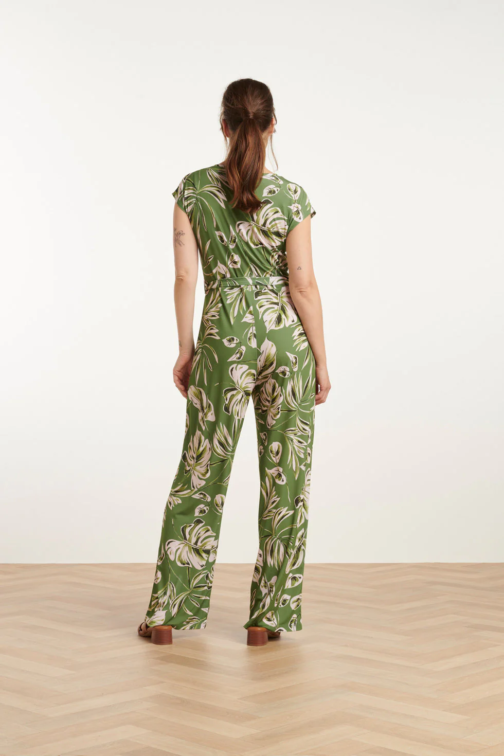 25160 Leaf Print Stretch Jumpsuit | Army - Light Green - Image 6