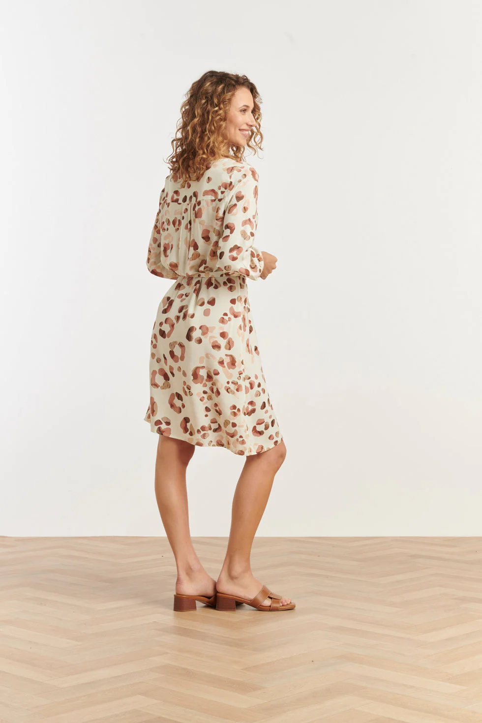 25163 Korte Jurk Met Dierenprint-Tinten | Sand - Muticolour - Image 5