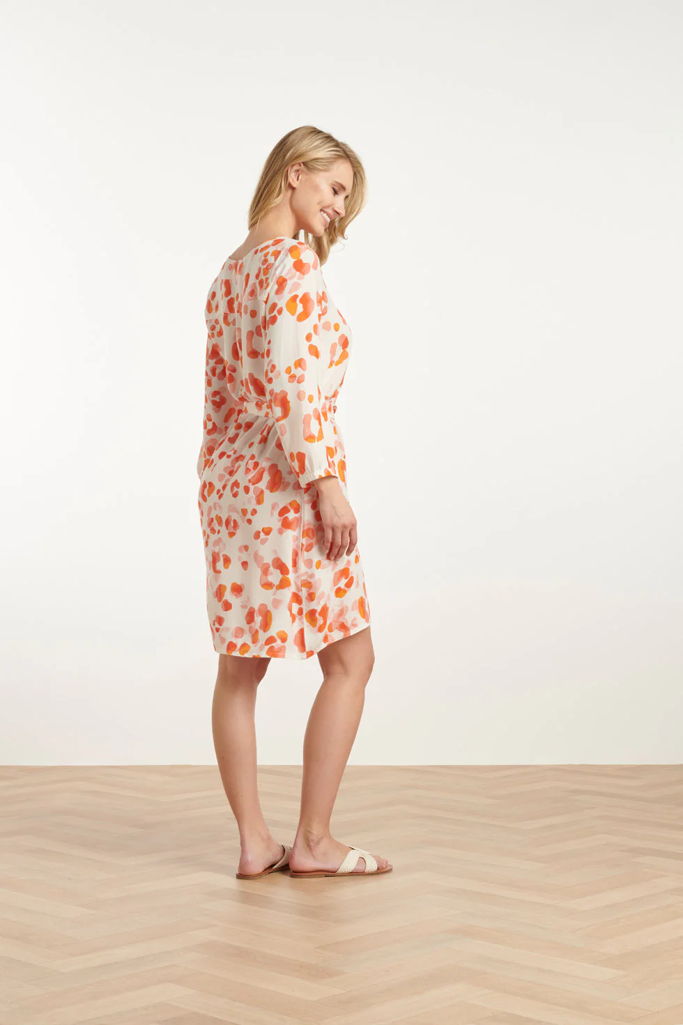 25163 Korte Jurk Met Perzik Dierenprint | Orange - Muticolour - Image 5