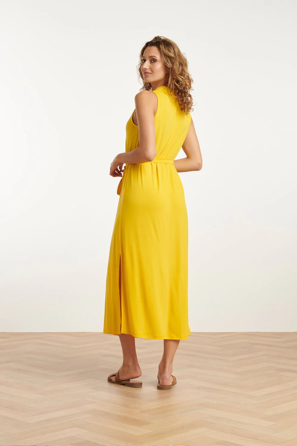 25173  Stretch Midi Jurk Met V-Hals | Yellow - Image 6