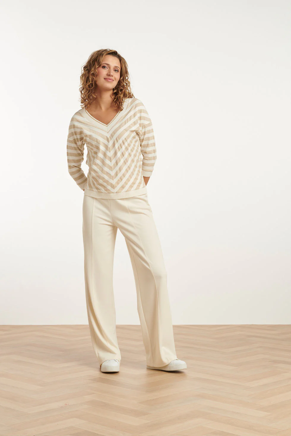 25180 Off White Top Met Chevron Streepprint | Off White - Gold - Image 3