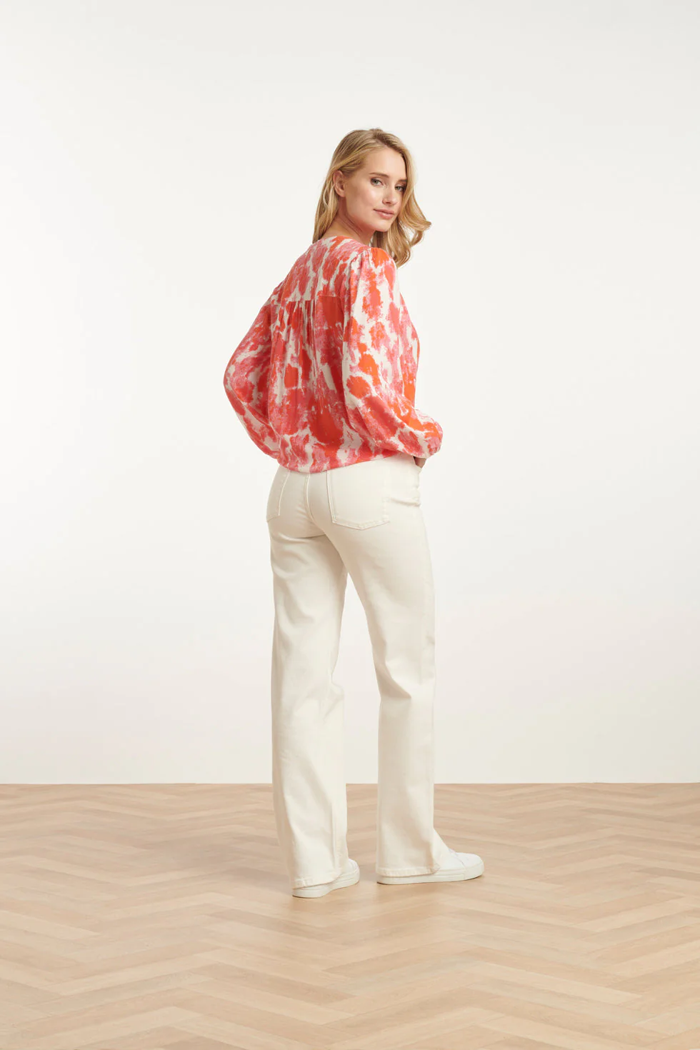25181 Blouse Met Abstracte Verfspattersperzik | Muticolour - Image 5