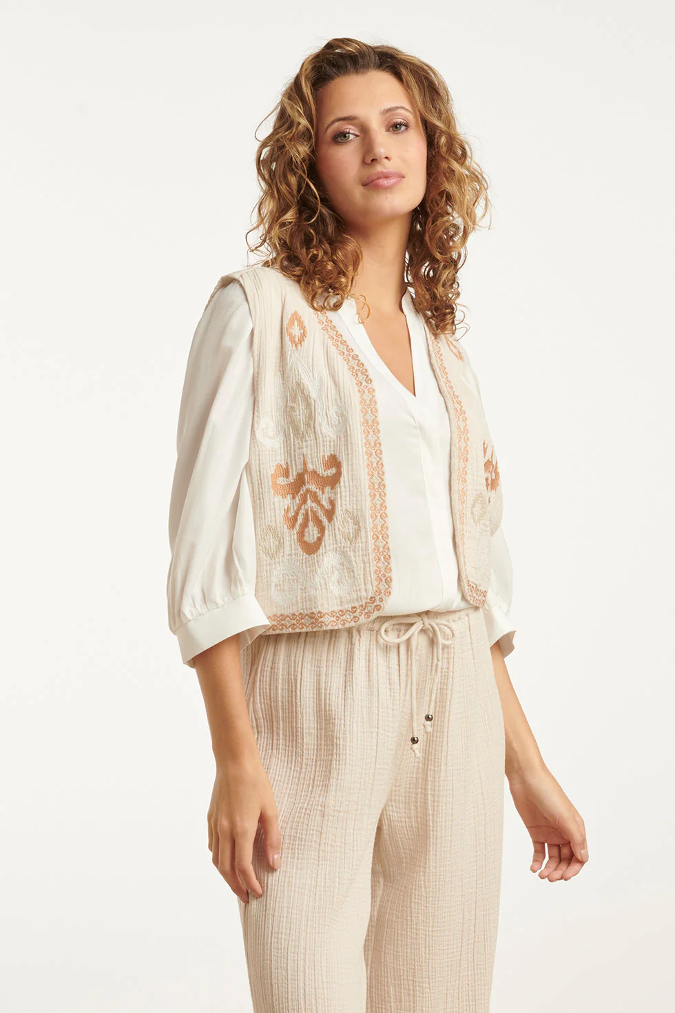 25190  Katoenen Gilet Met Aztec Borduursels | Off White - Sand - Image 4