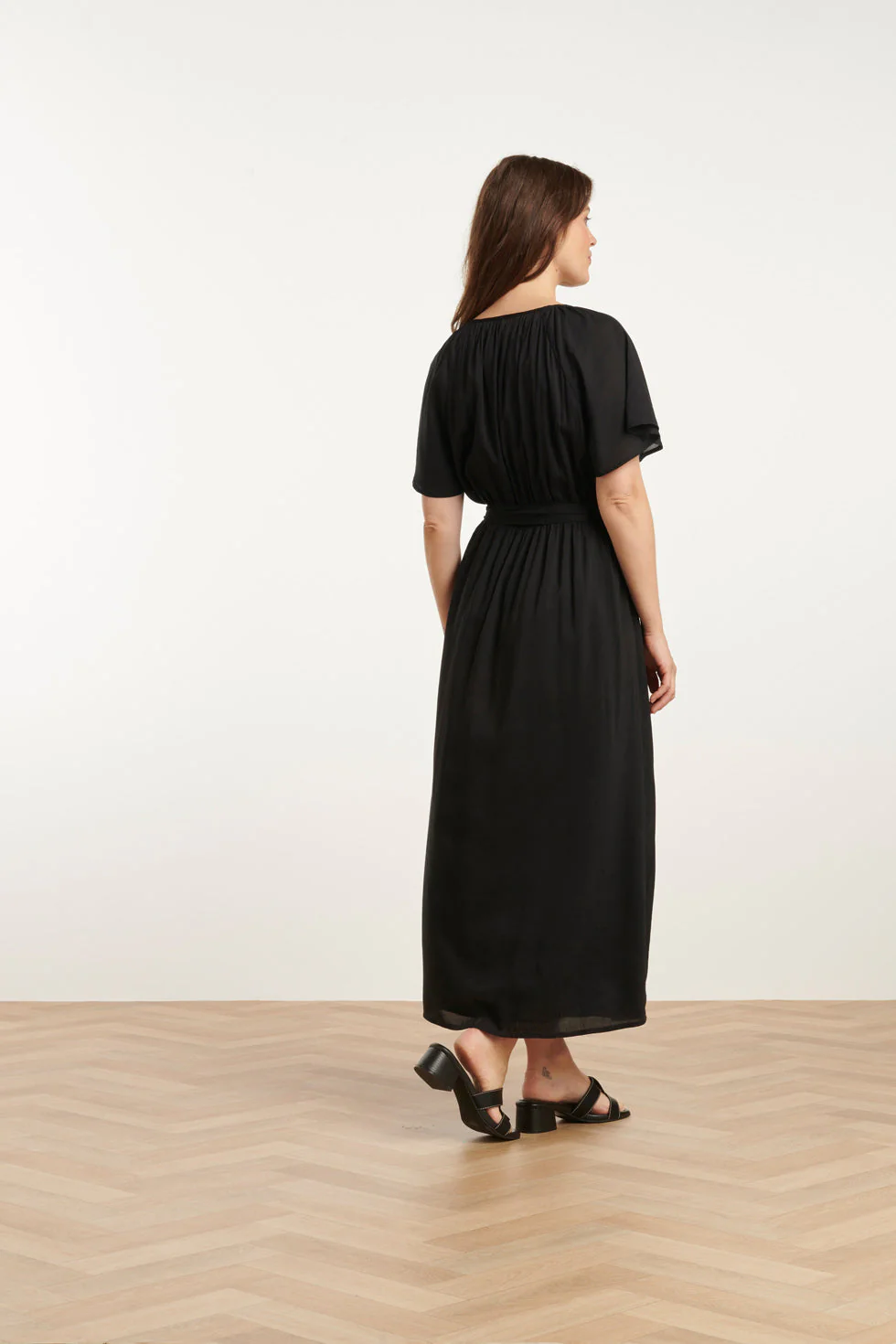 25191 E Viscose Midi Jurk | Black - Image 5