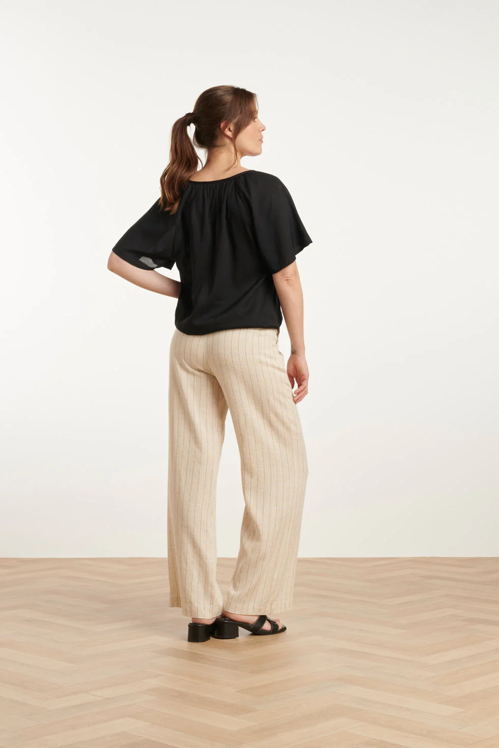 25192 Viscose Top | Black - Image 5