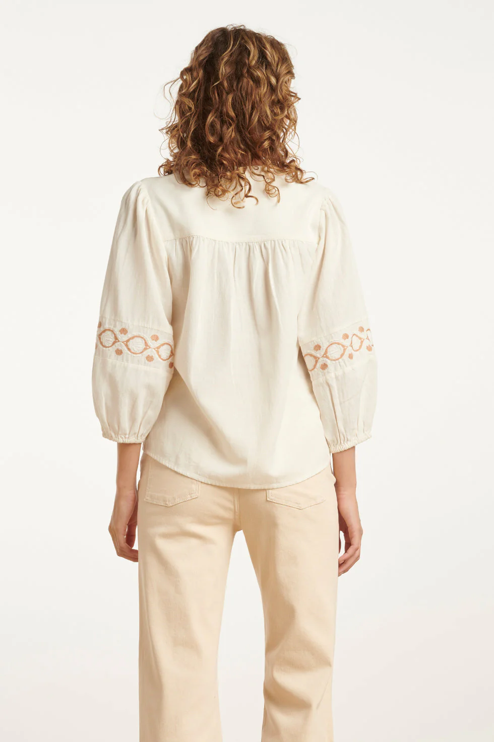 25194 Off White Top Met Geborduurde Mouwen | Off White - Sand - Image 6