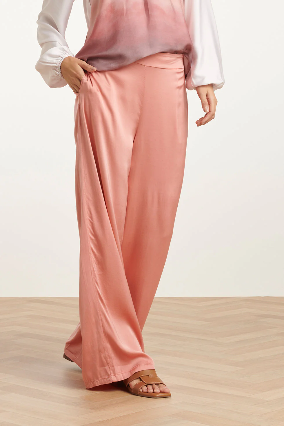 25211 Wijd  Satijnen Broek | Old Pink - Image 3