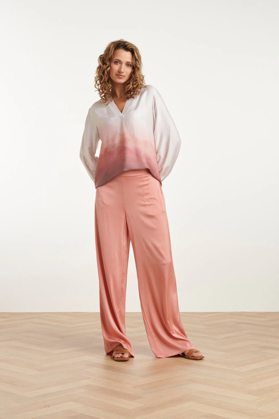 25211 Wijd  Satijnen Broek | Old Pink - Image 4