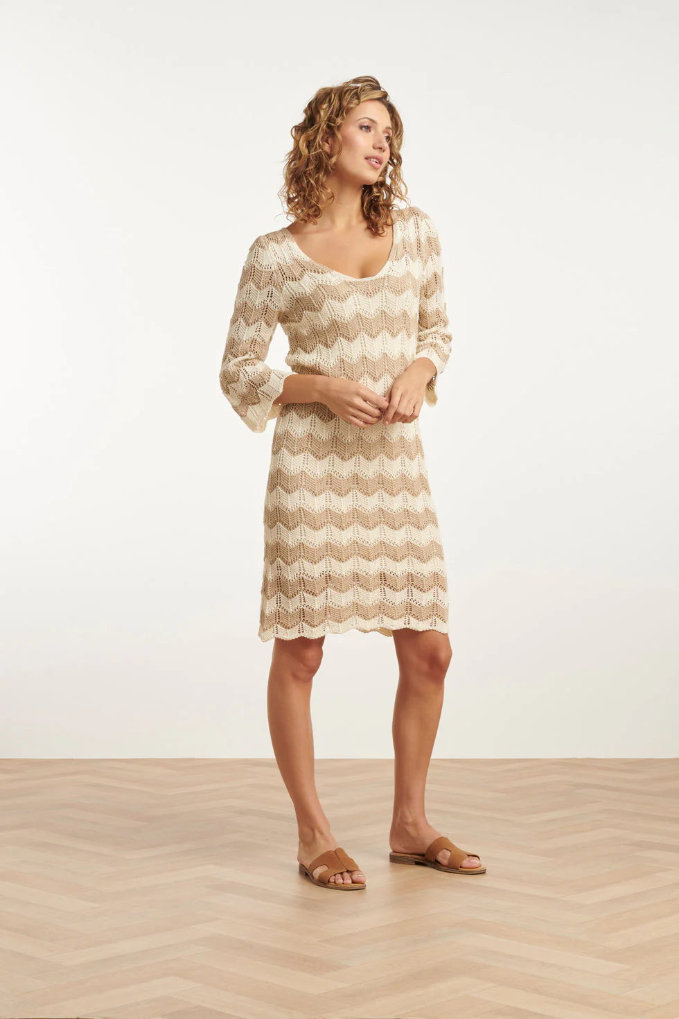 25219 E Zigzag Crochet Jurk | Off White - Sand - Image 4