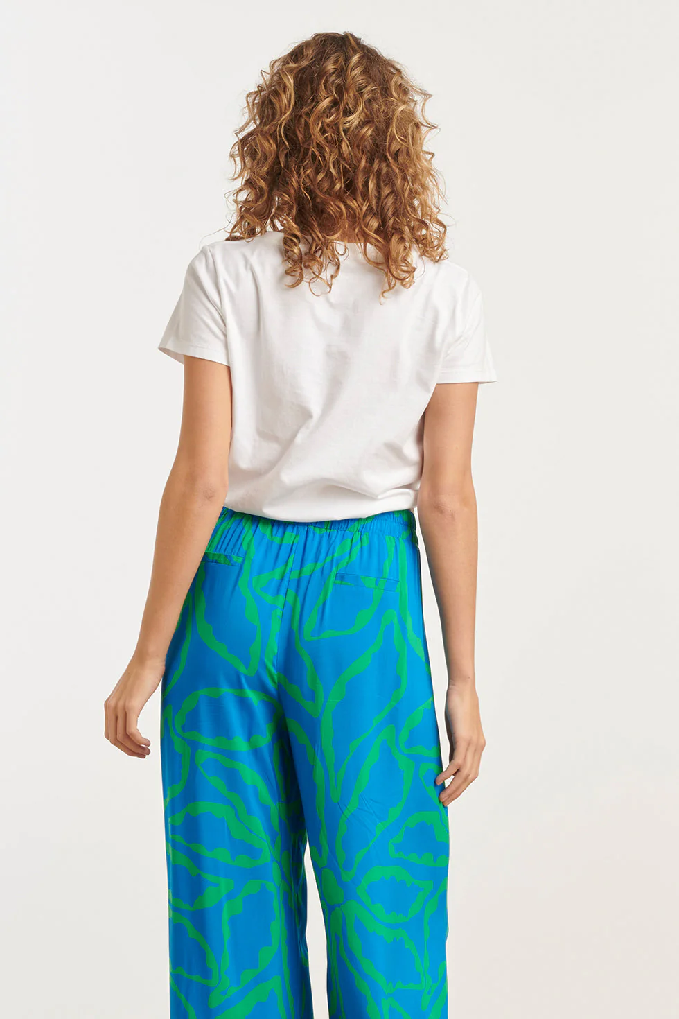 25226 Te Katoenen T-Shirt Met Borduursel Van Cobalt  Bloemen | White - Muticolour - Image 6