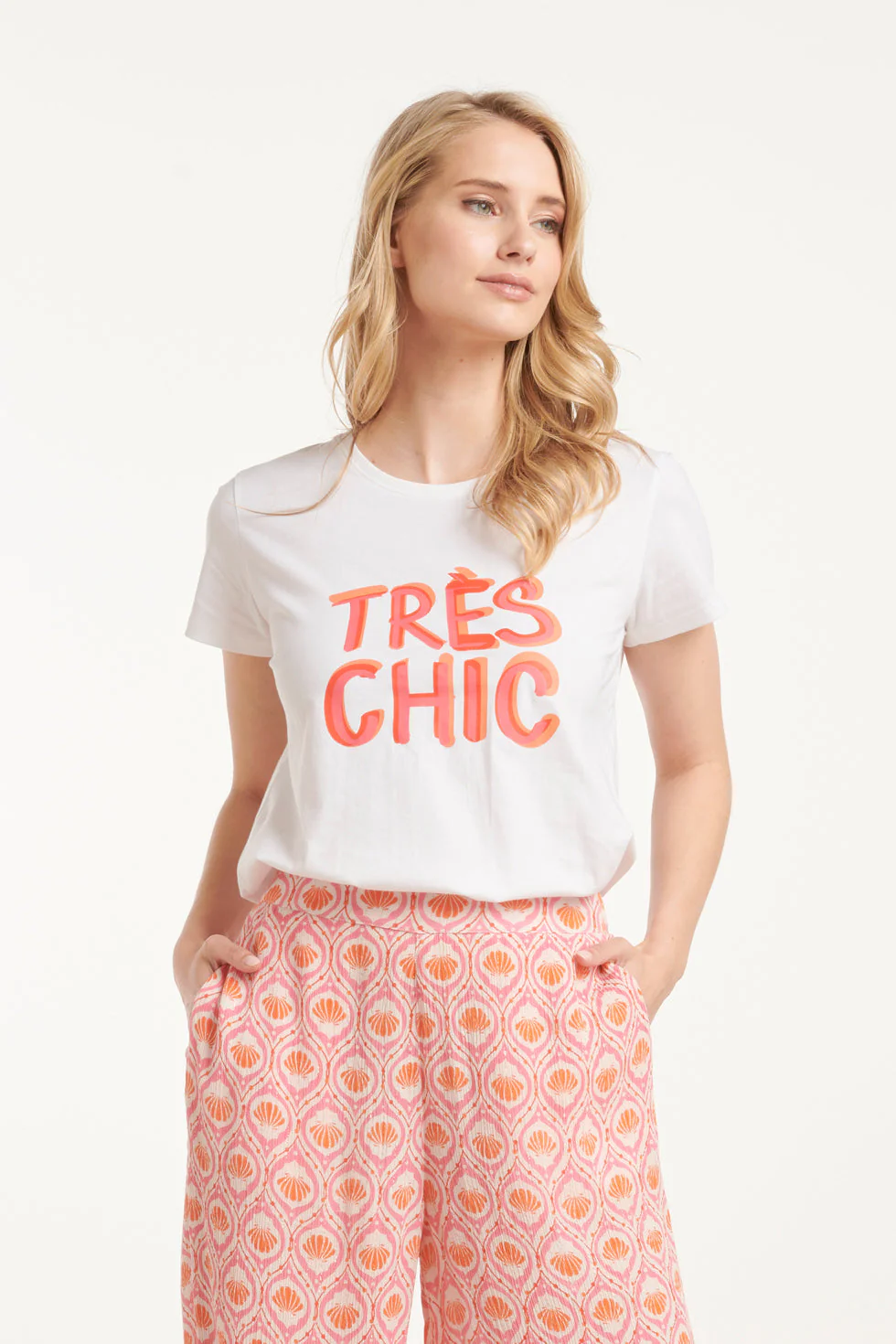 25231 Te Katoenen T-Shirt Met Tres Chic Opdrukperzik | White - Muticolour