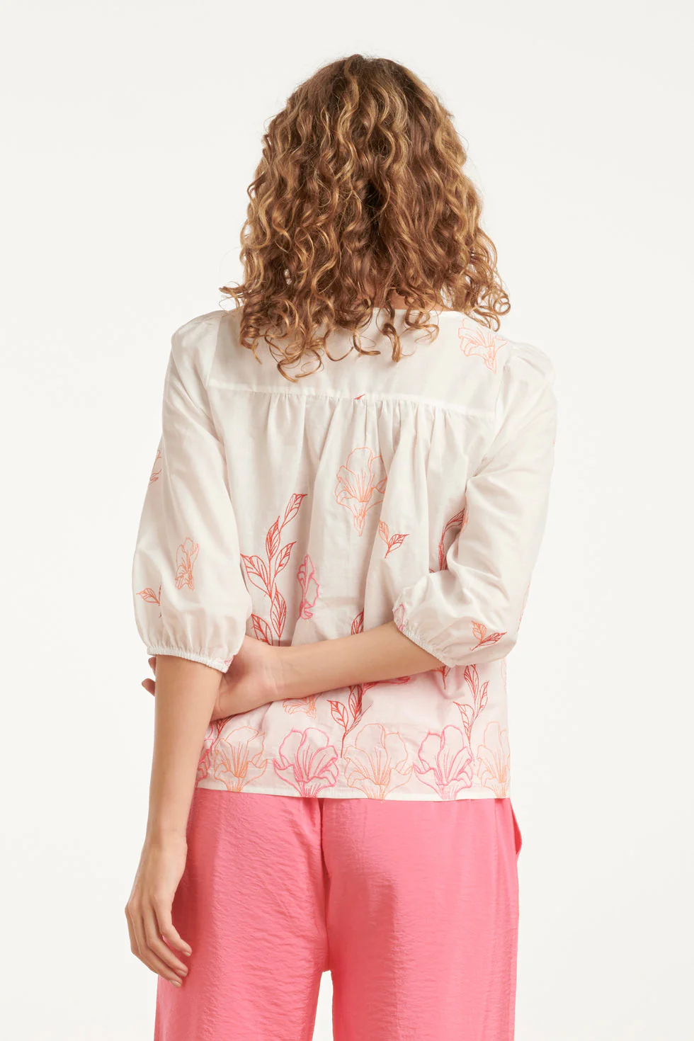 25262 Te Top Met  Bloemenborduurselsv-Hals | White - Muticolour - Image 6
