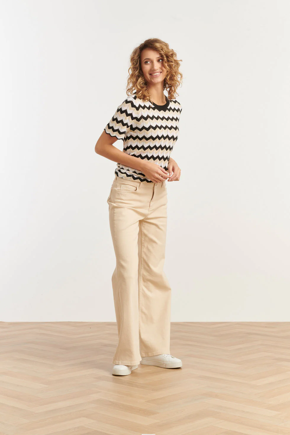 25266 Zigzag Gebreide Top, | Sand - Black - Image 4