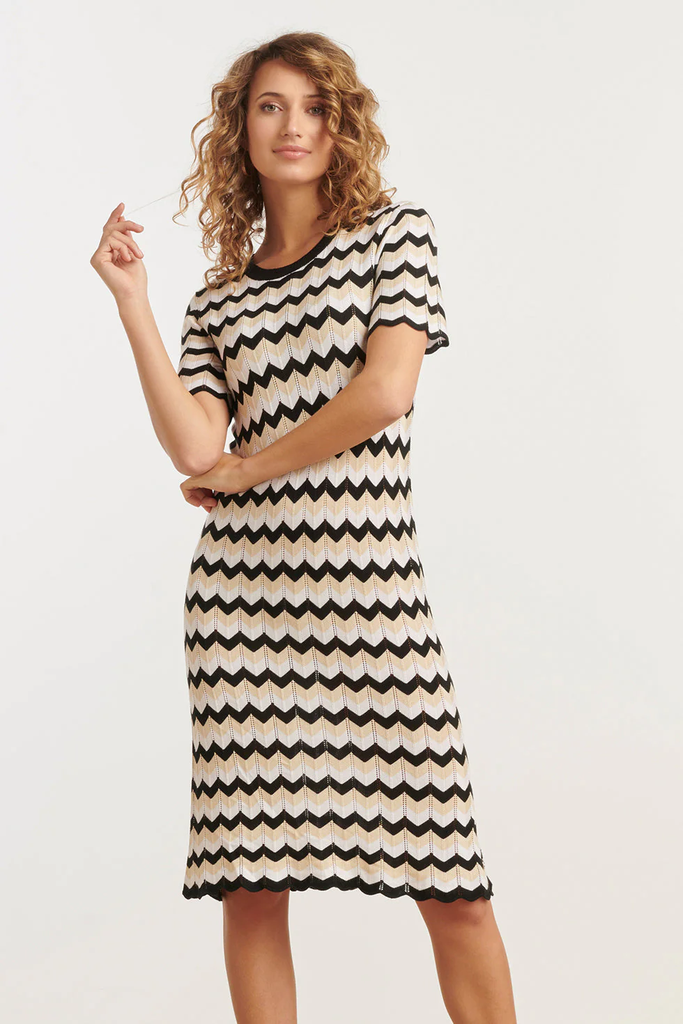 25267 Zigzag Gebreide Jurk, | Sand - Black