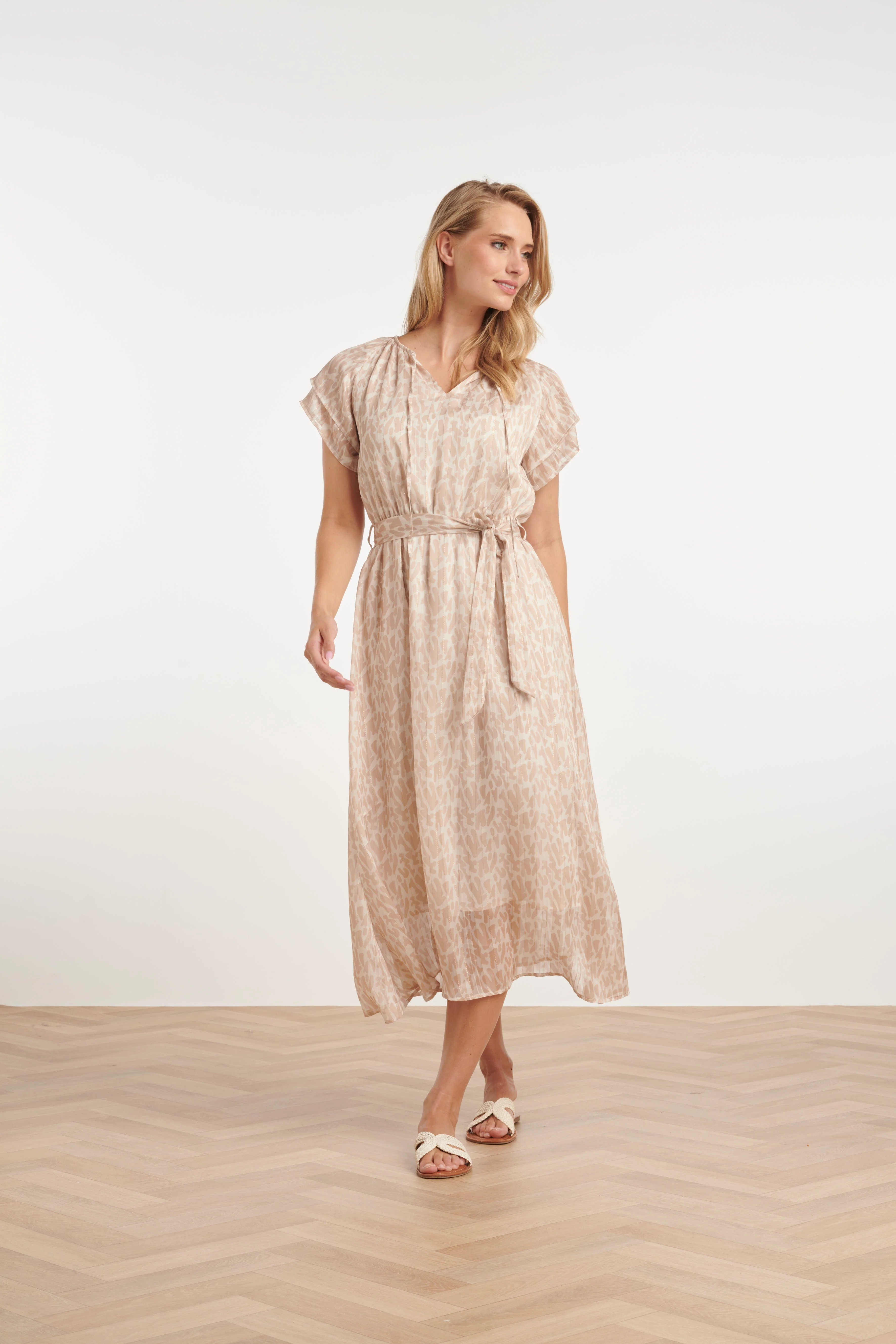25335, Jurken | Sand - Off White