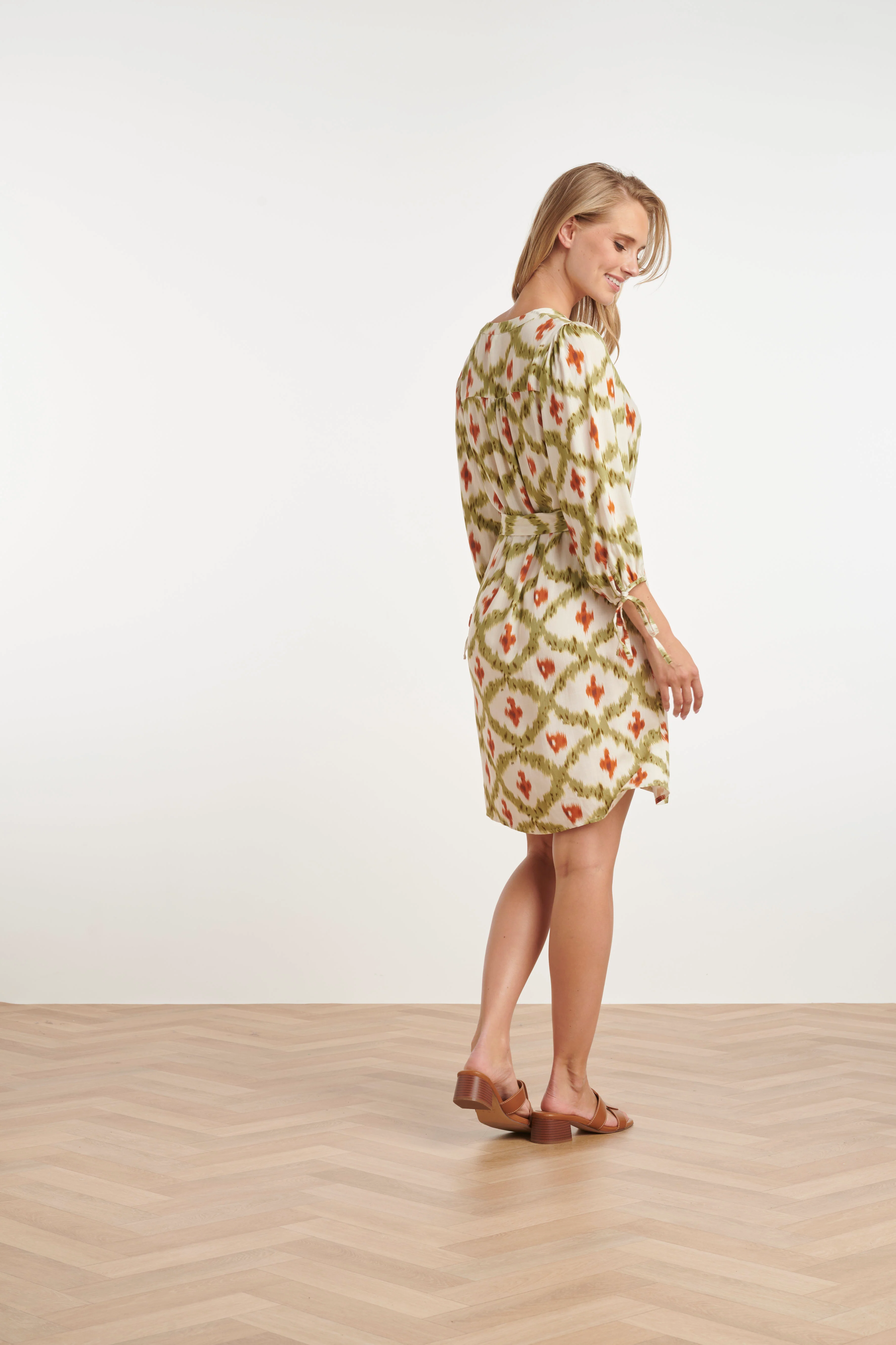 25355, Jurken | Off White - Muticolour - Image 4