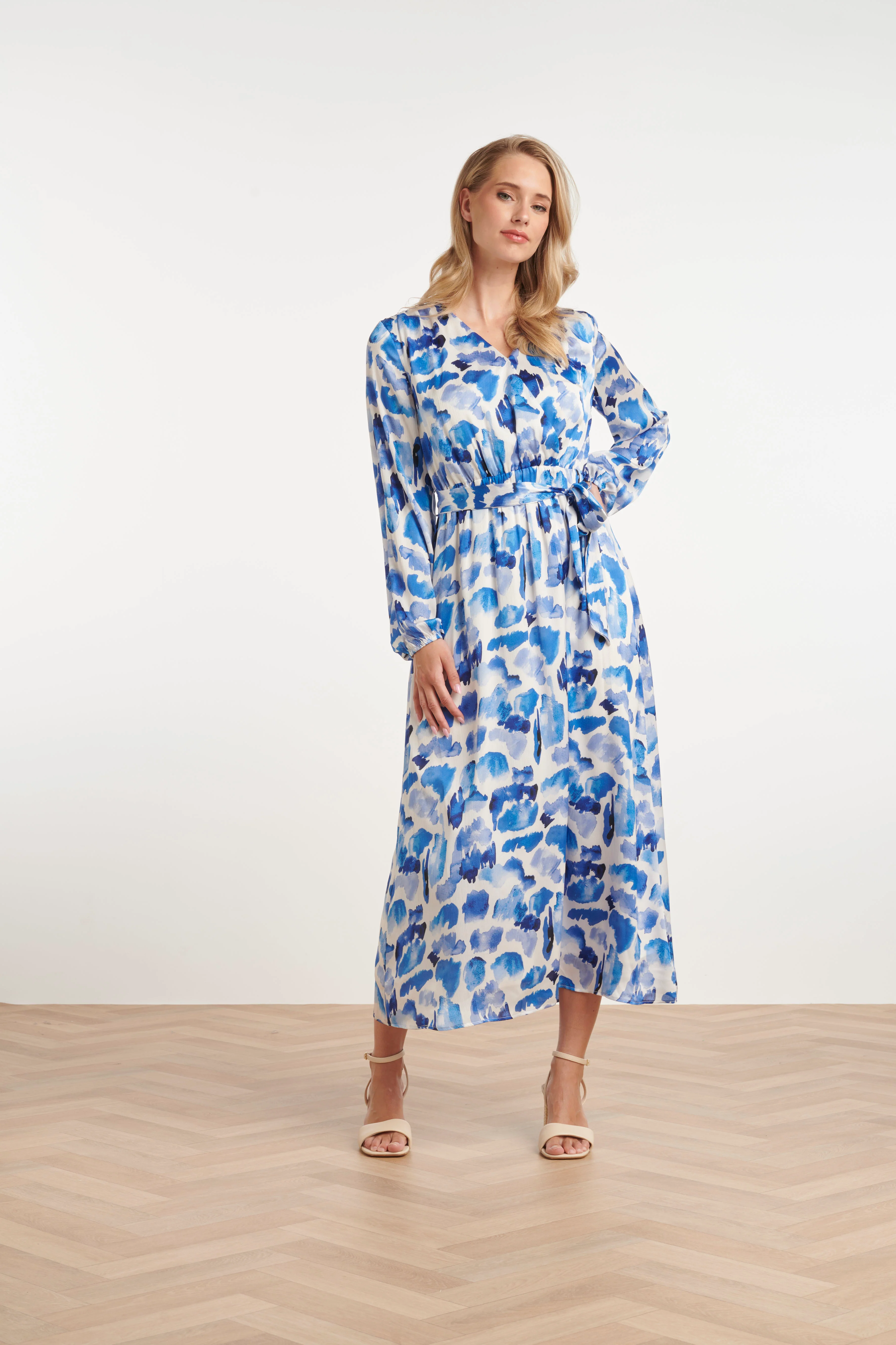 25364, Jurken | White - Blue - Image 2