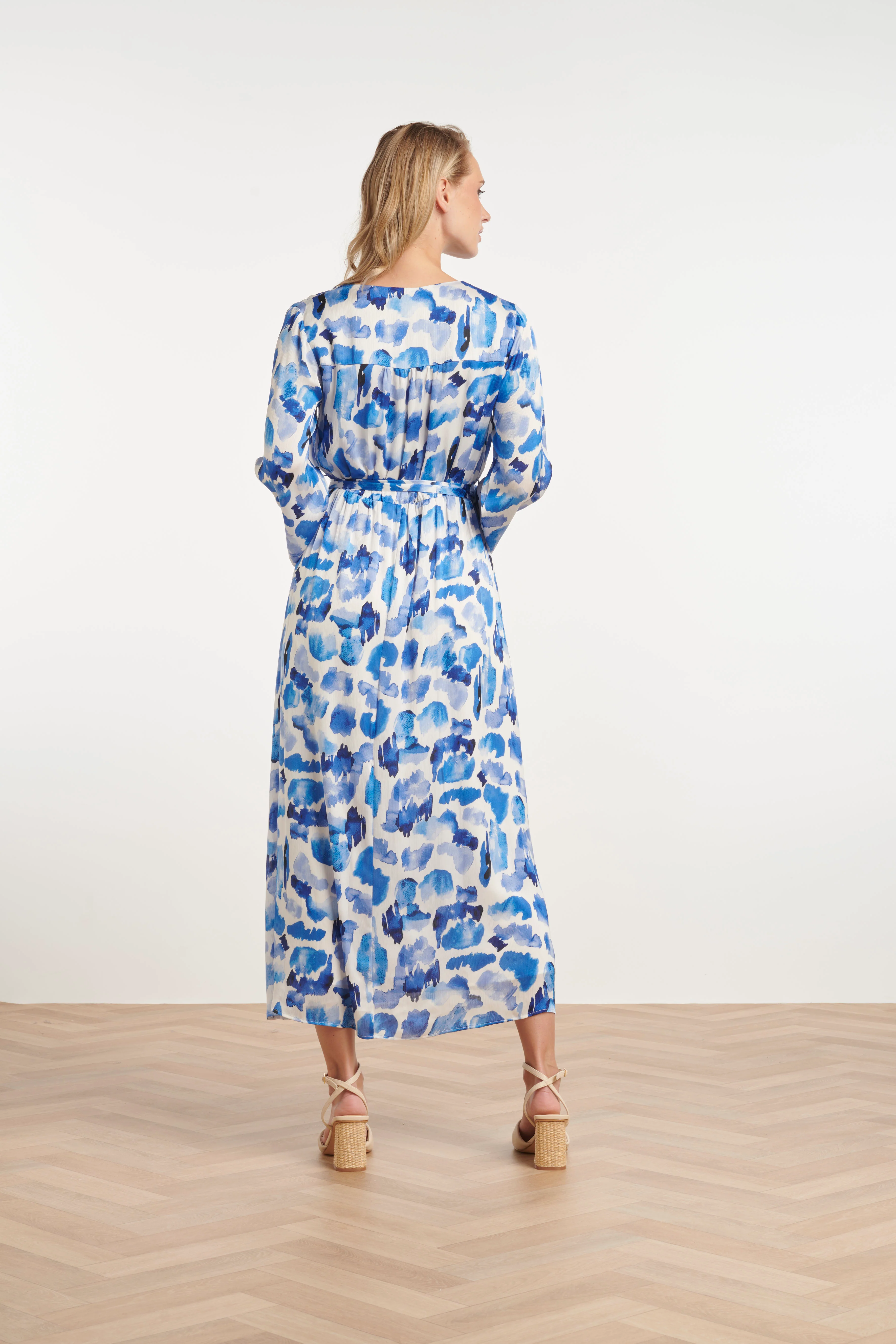 25364, Jurken | White - Blue - Image 5