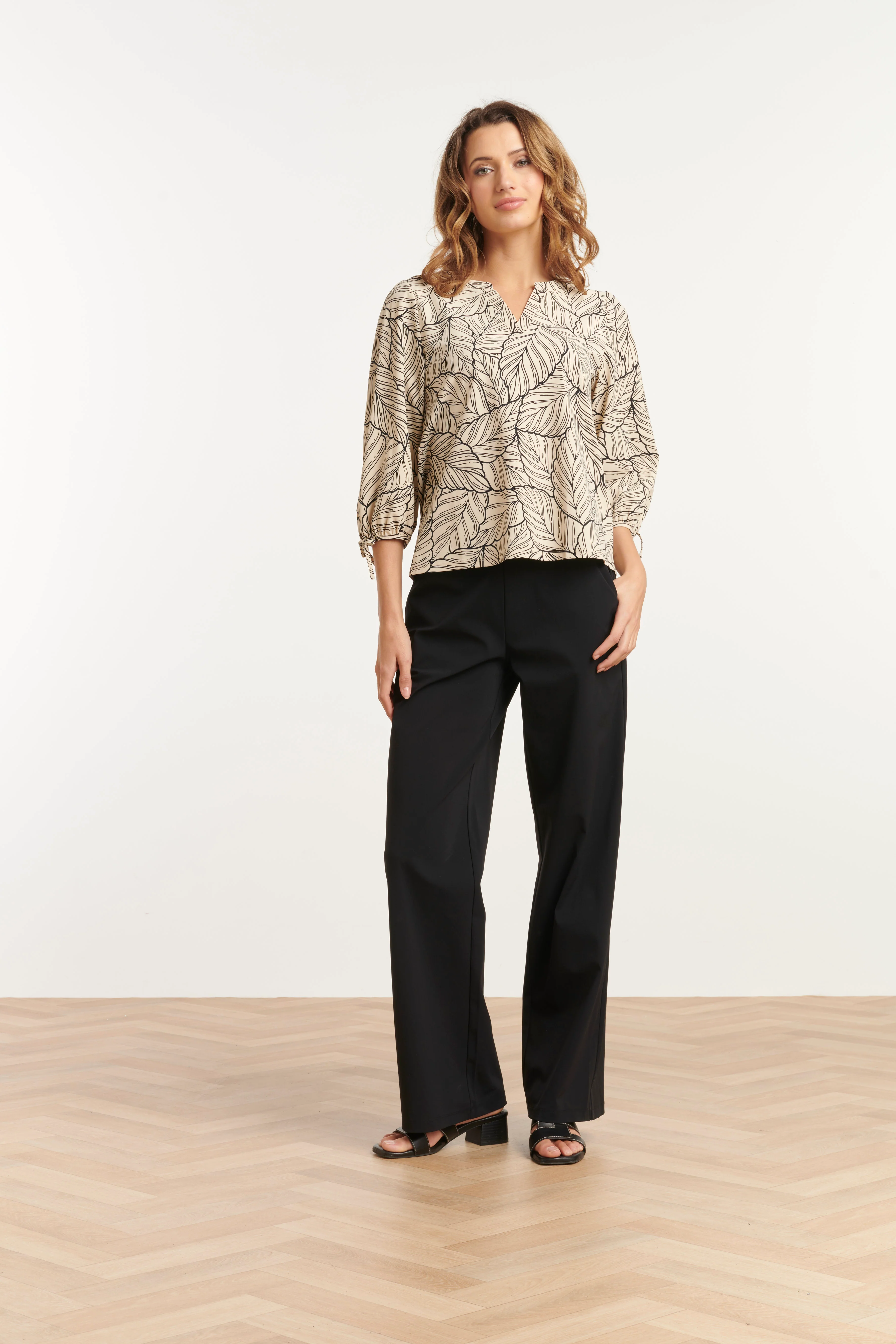 25395, Tops | Sand - Black