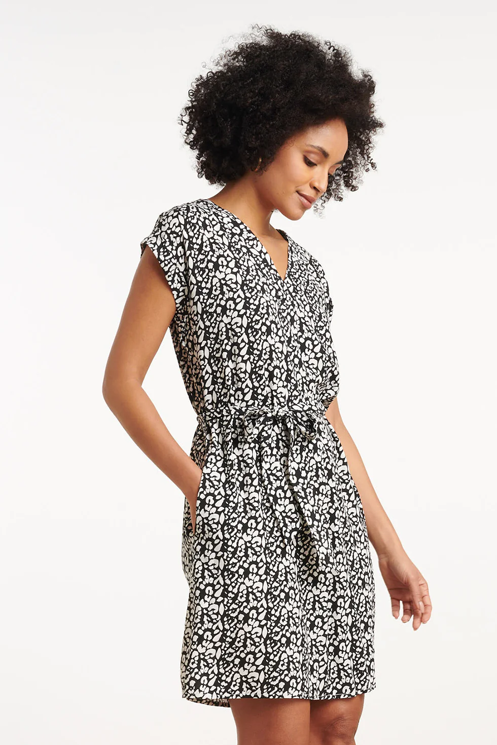 35120, Jurken | Black - Off White - Image 4