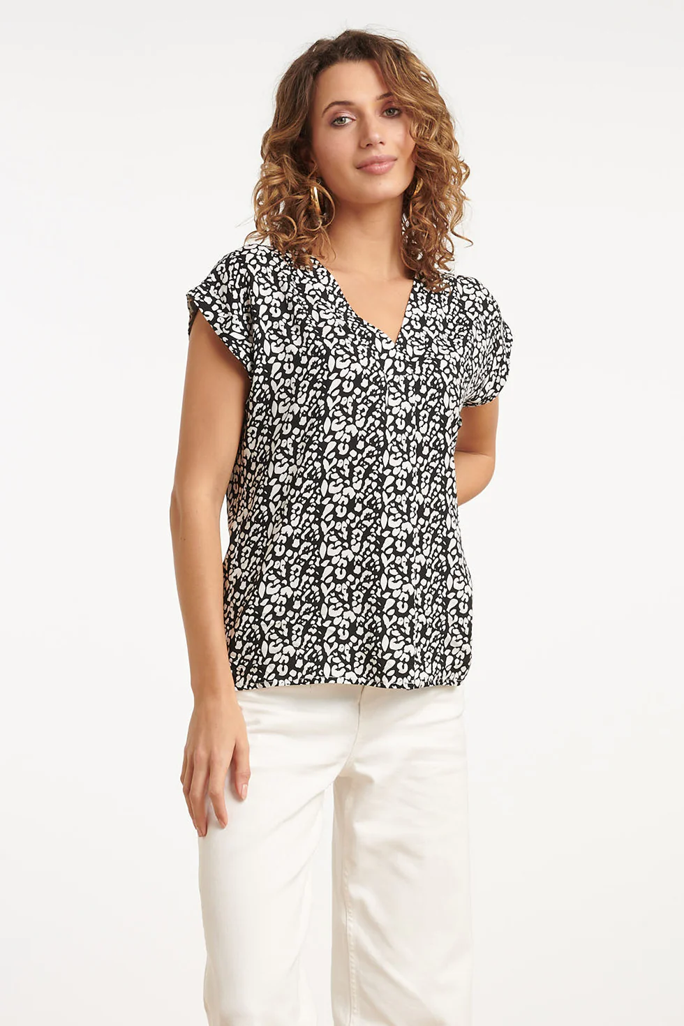 35121, Tops | Black - Off White - Image 4