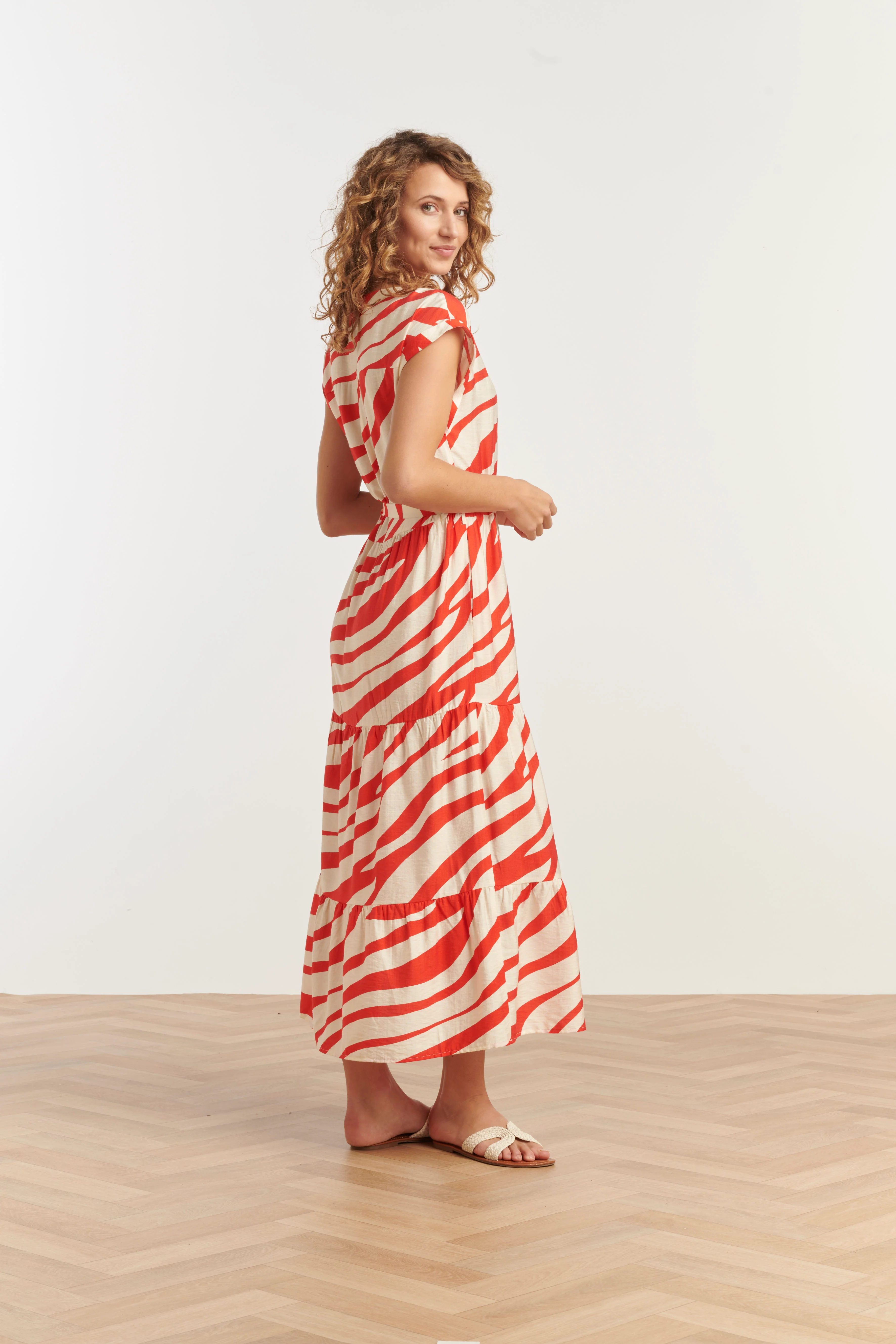 35155, Jurken | Sand - Red - Image 5