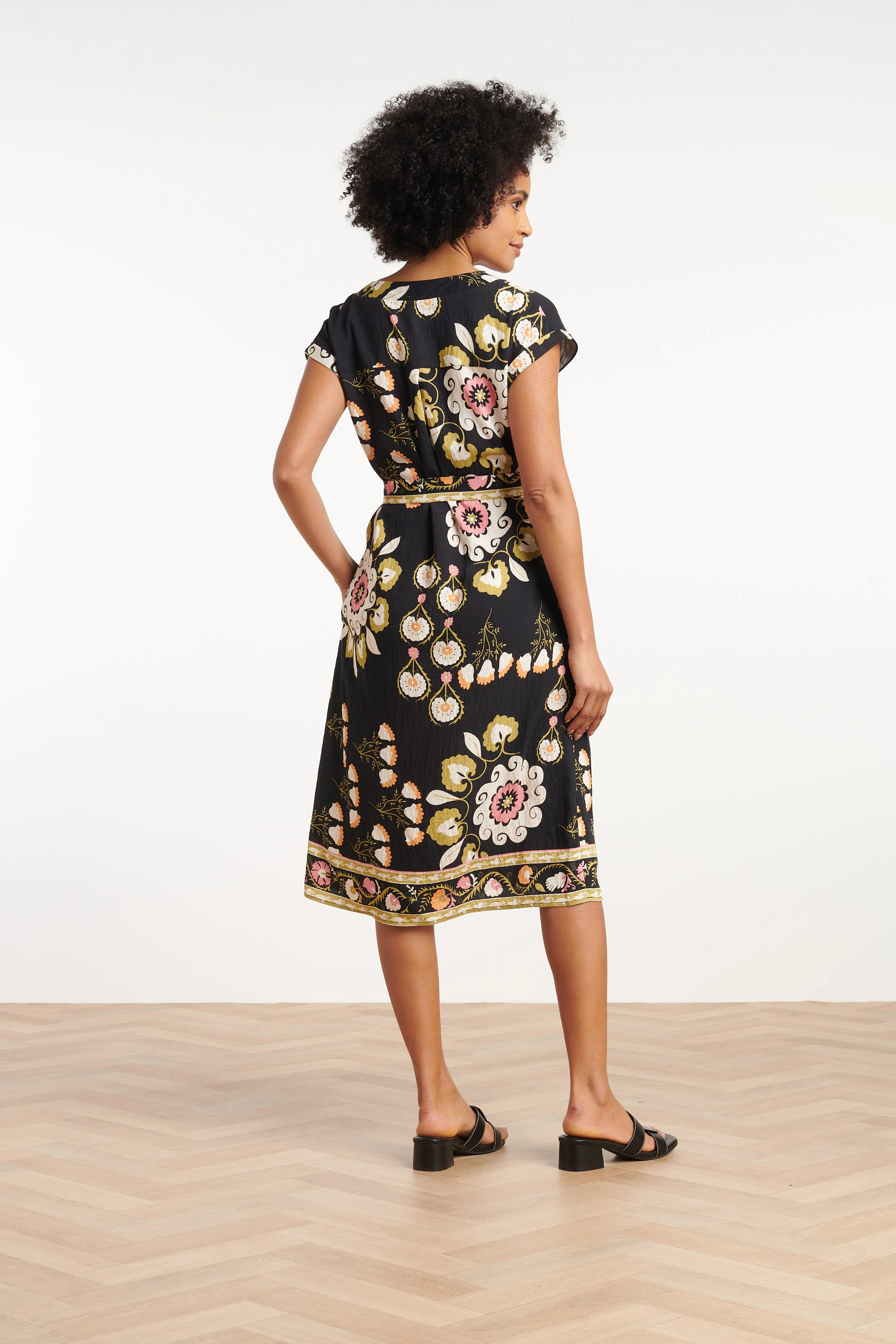 35156, Jurken | Black - Muticolour - Image 5