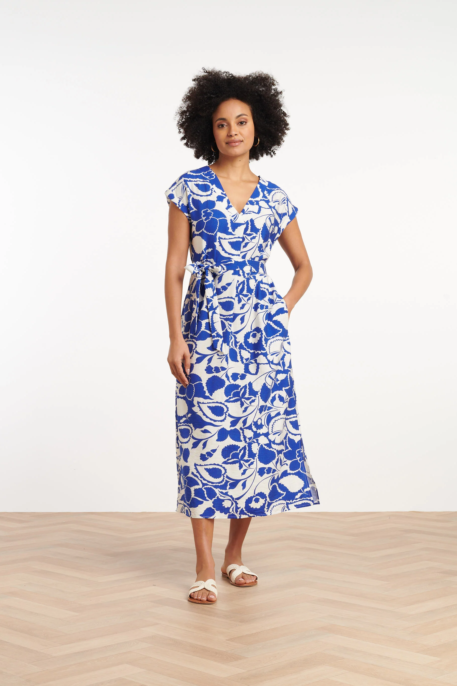 35172, Jurken | Off White - Cobalt