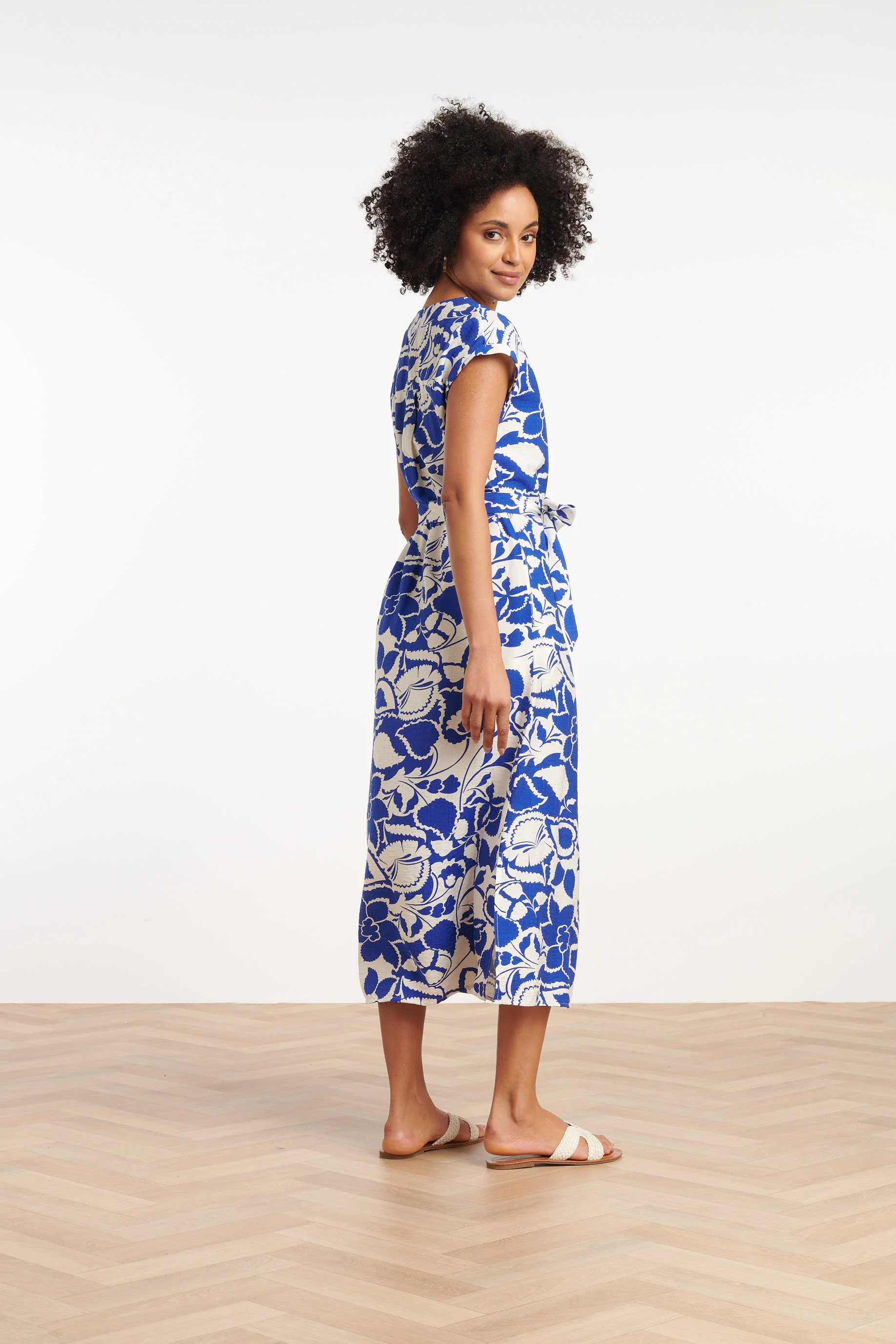 35172, Jurken | Off White - Cobalt - Image 5