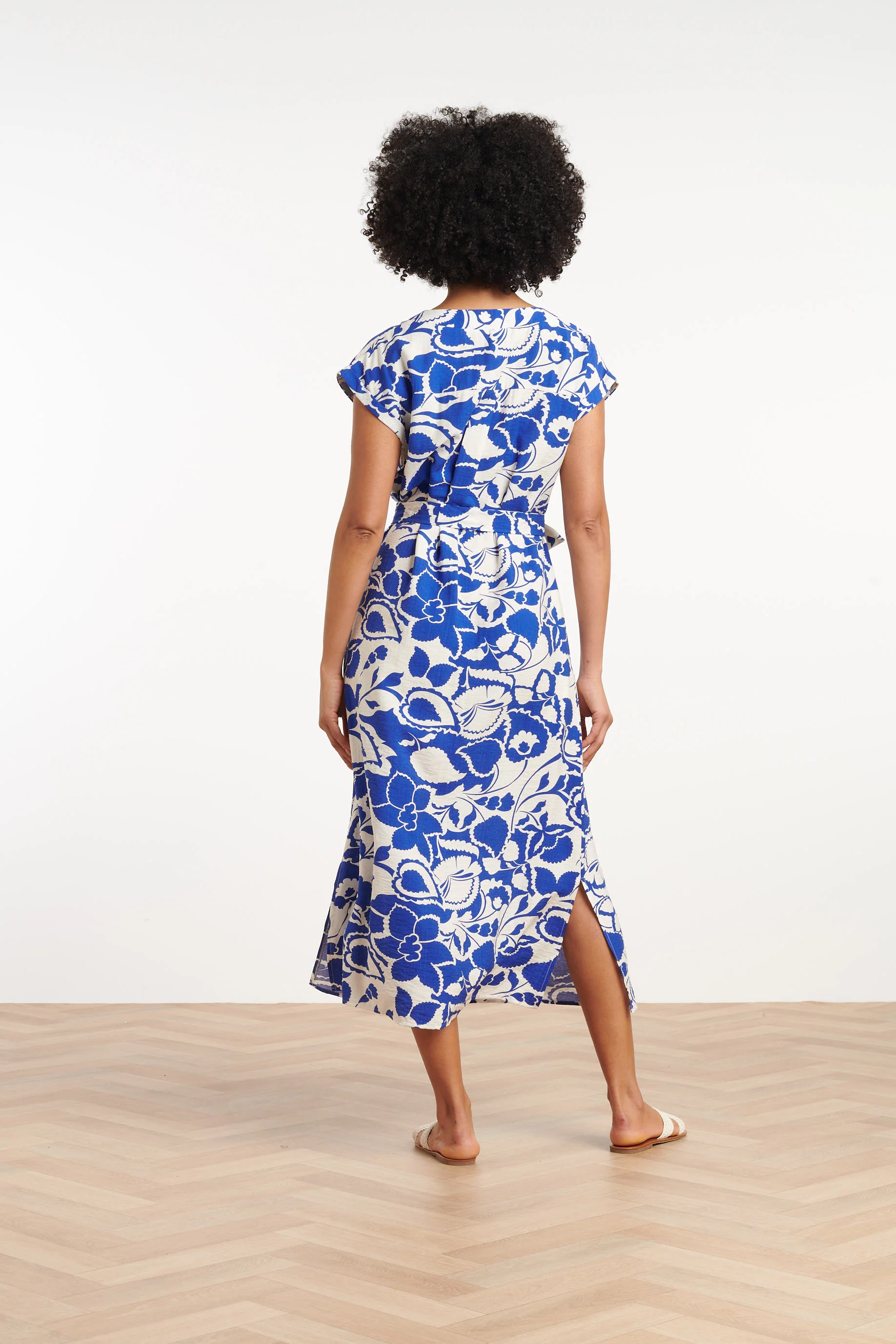 35172, Jurken | Off White - Cobalt - Image 6