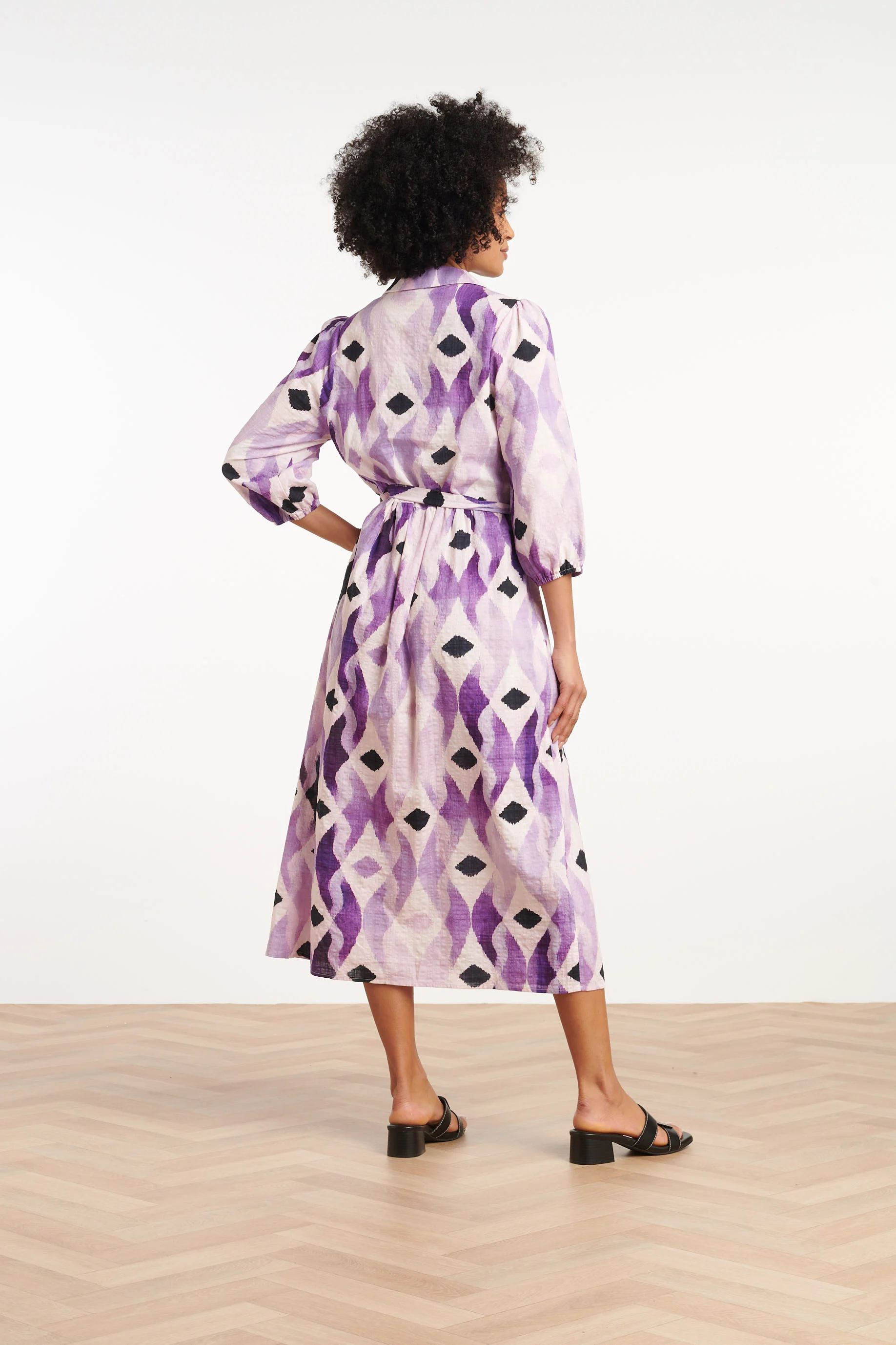 35184, Jurken | Off White - Purple - Image 5