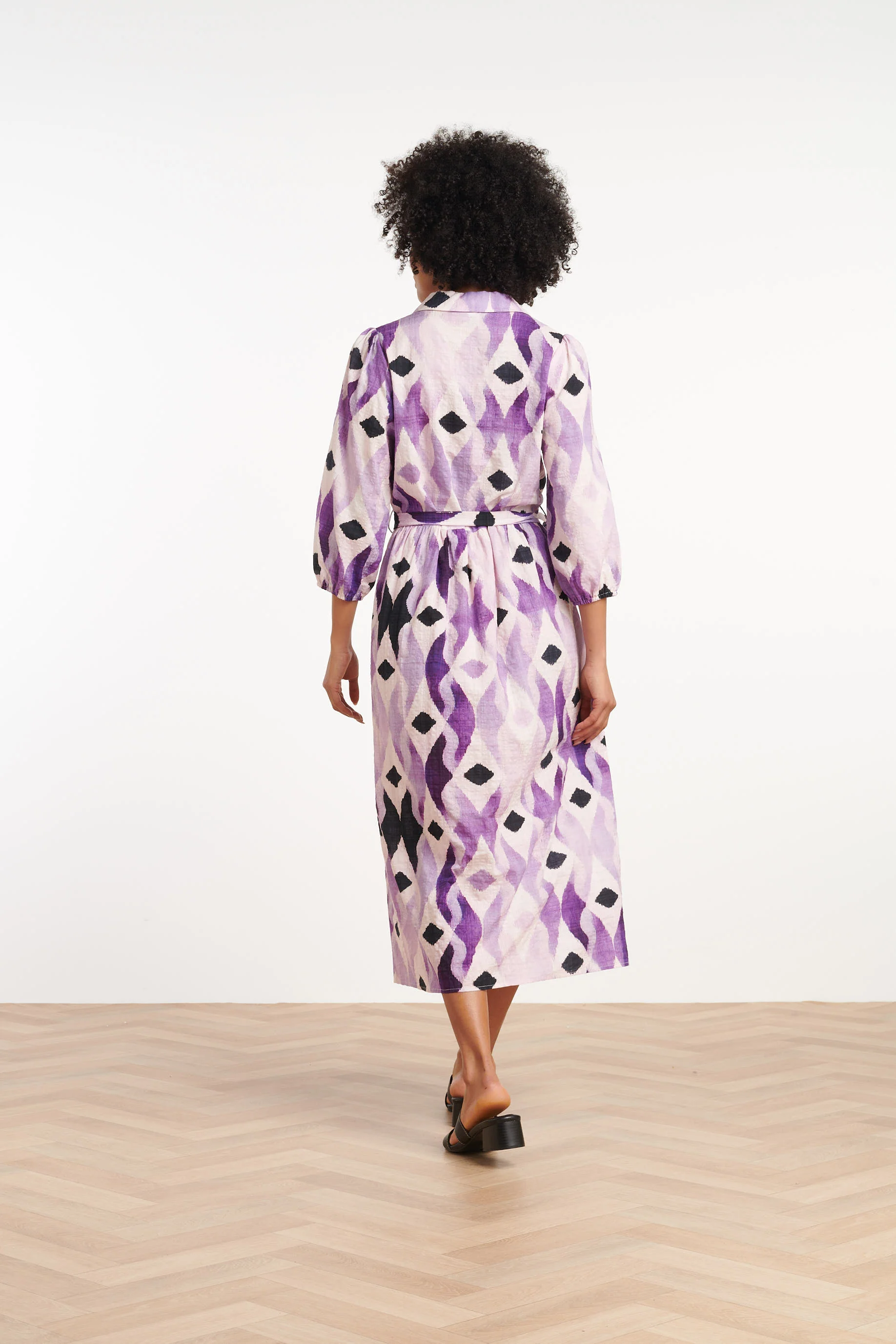 35184, Jurken | Off White - Purple - Image 6