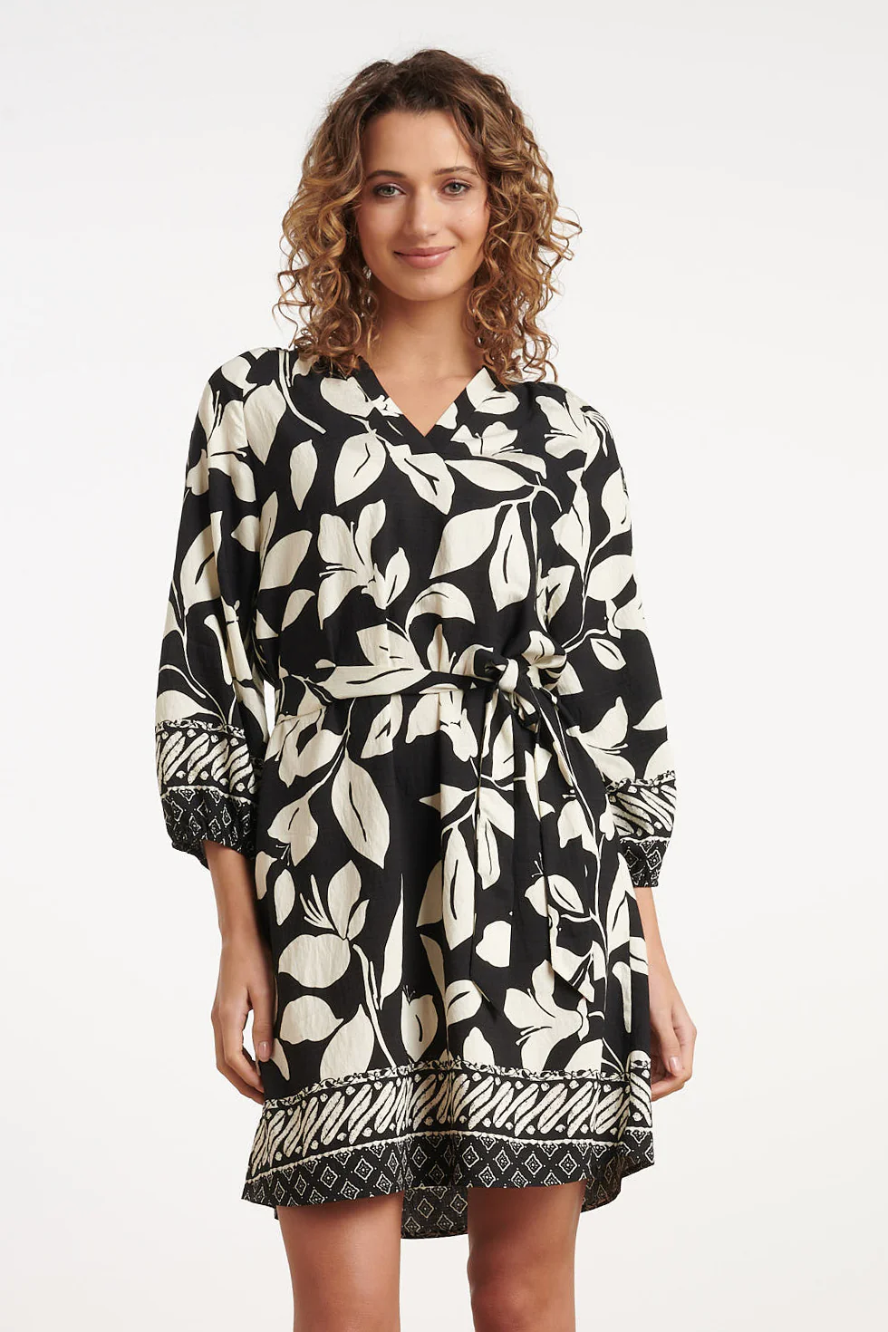 35187, Jurken | Off White - Dark Sand