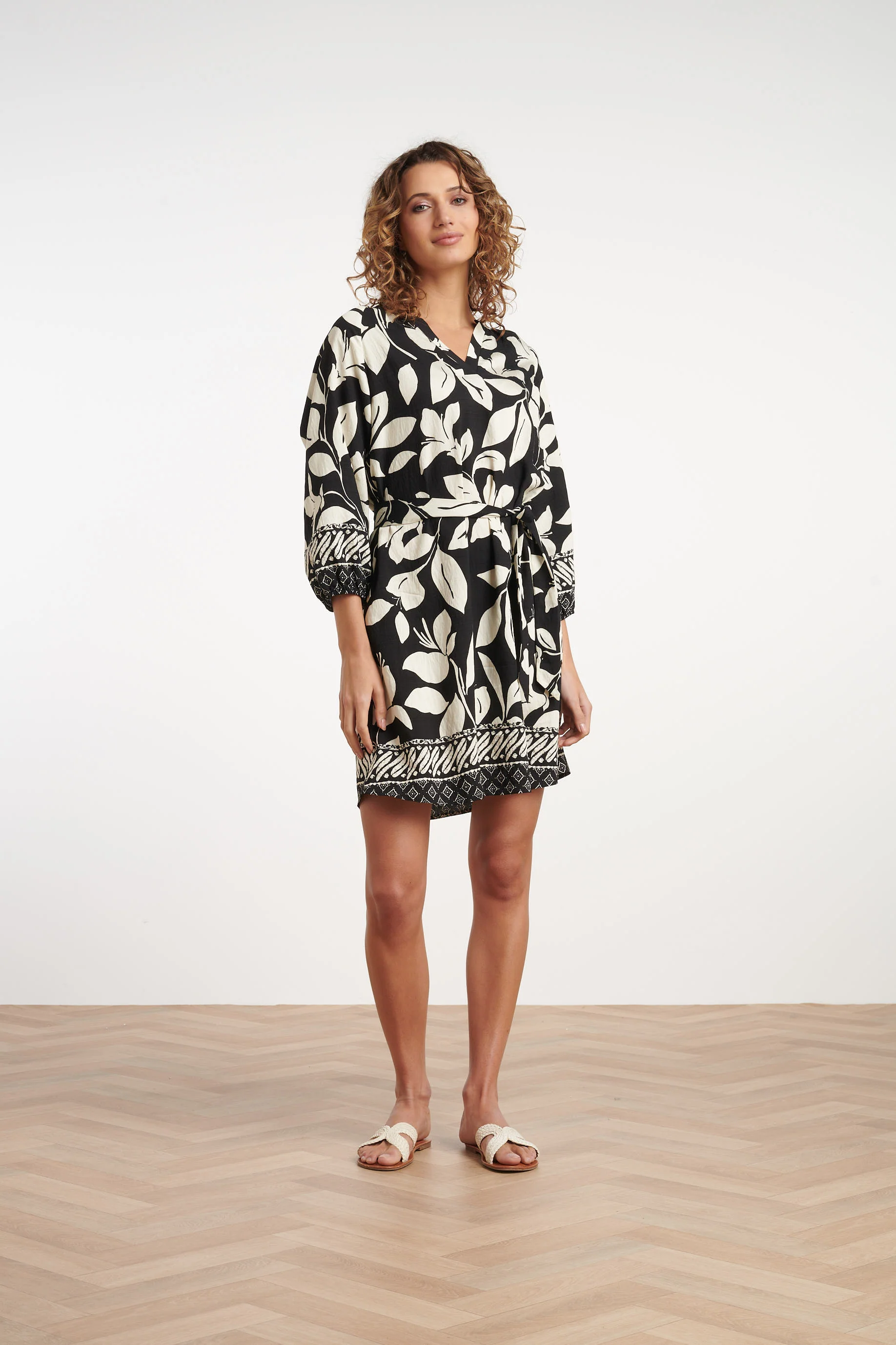 35187, Jurken | Off White - Dark Sand - Image 4