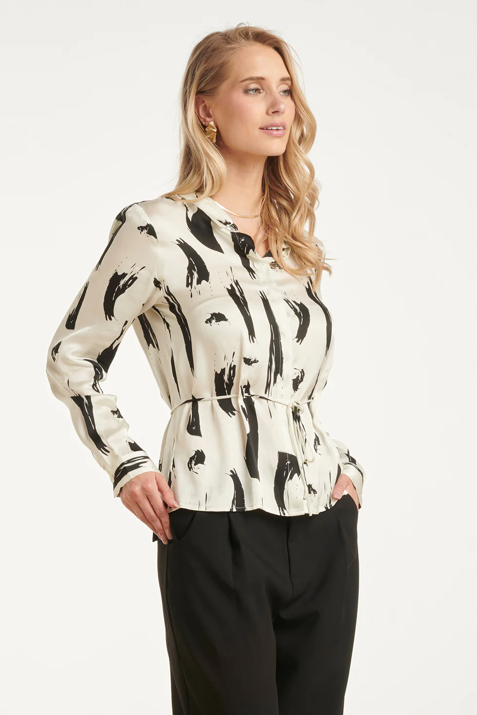 Abstracte Blouse Met Tailleceintuur | Off White - Black - Image 4