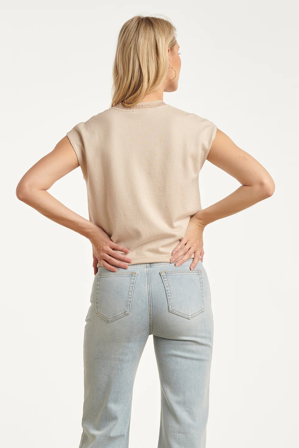 Beige Gebreide Top Met Subtiele Glans En Pailletten Hals | Sand - Image 12