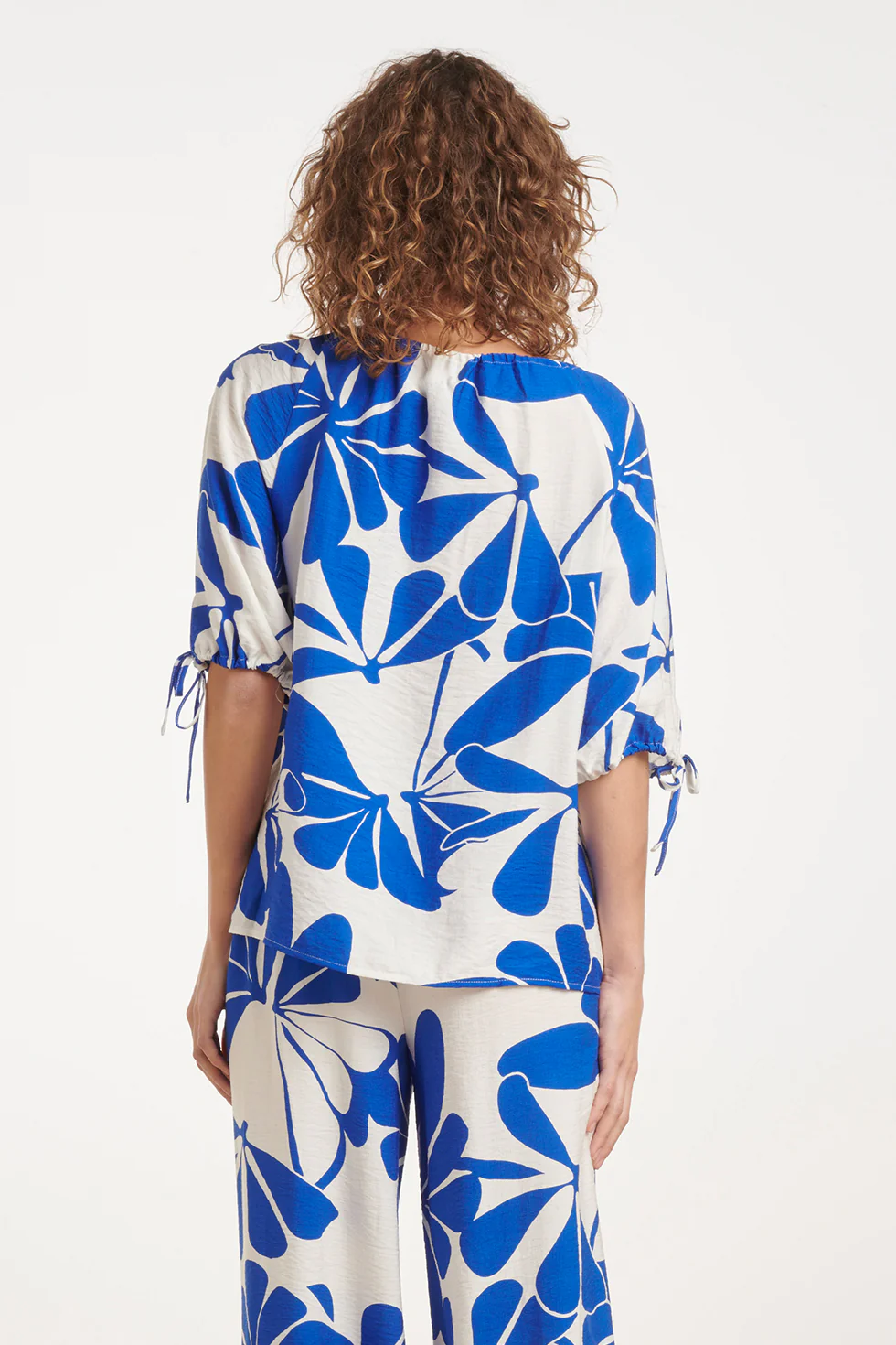 Blauw En Wit Top Met Bloemenprint En Strikdetails | Cobalt - White - Image 7