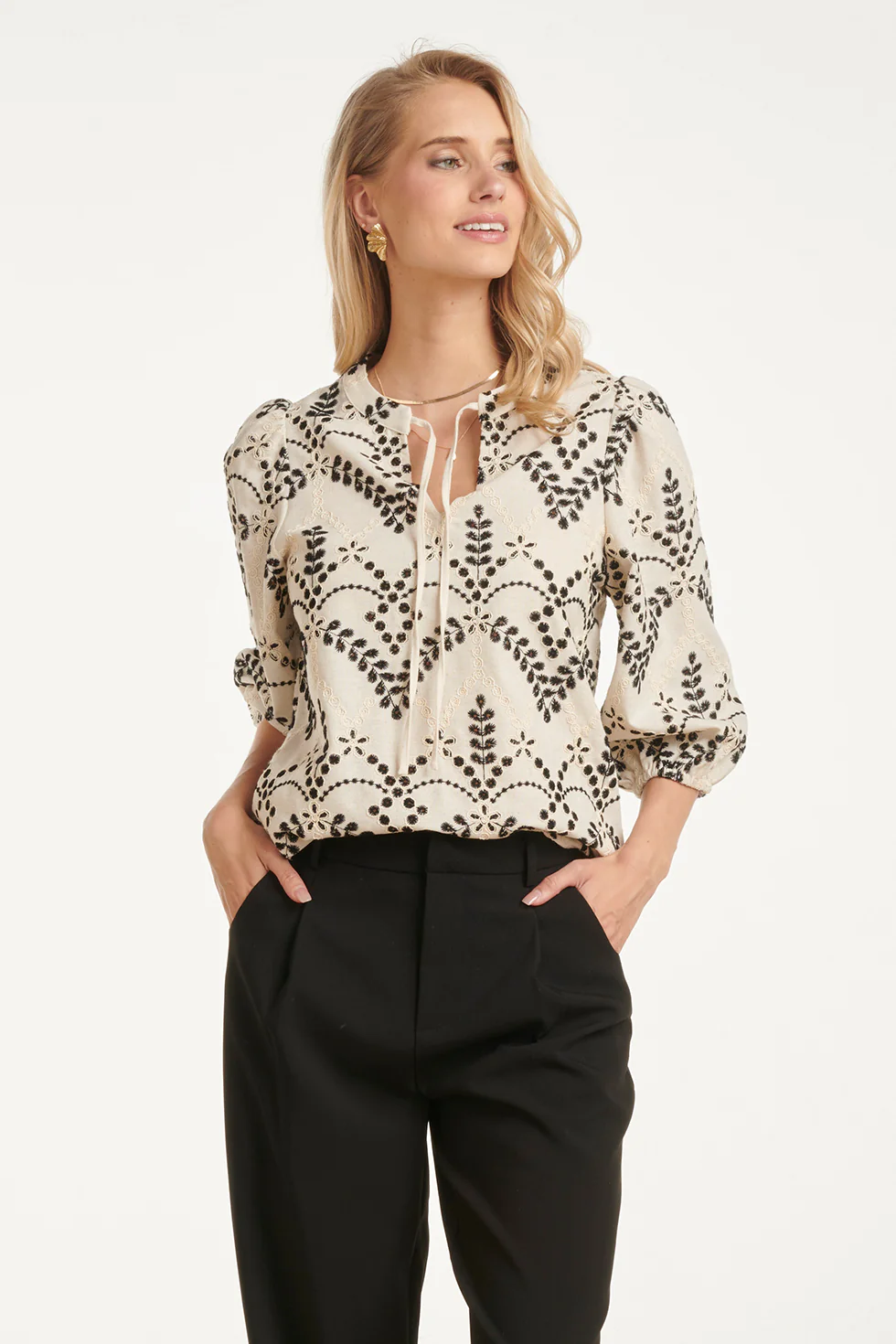 Blouse Met Gedetailleerd Borduurwerk En Ballonmouwen | Sand - Black